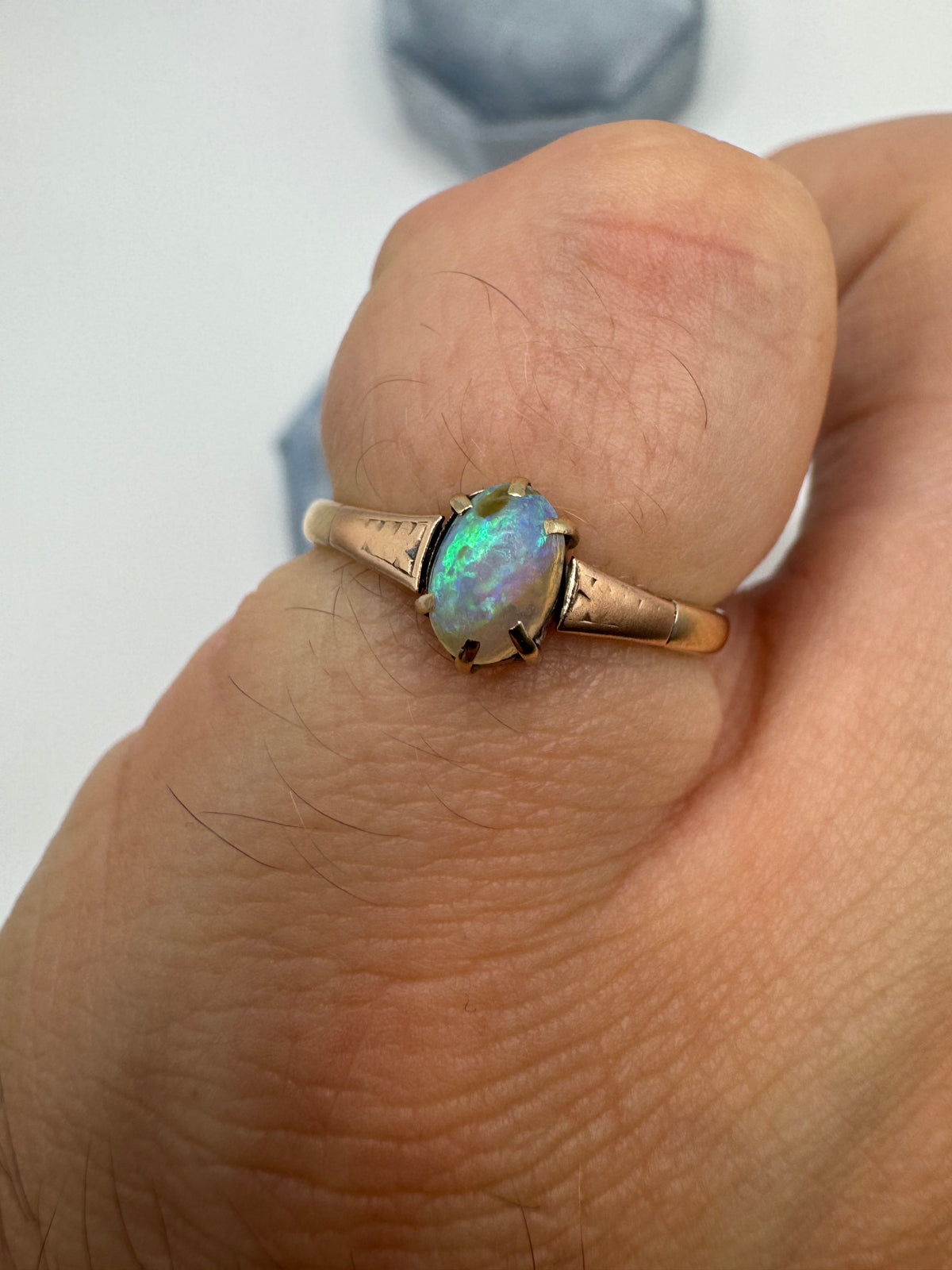 9ct gold opal ring