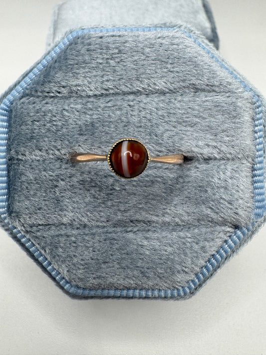 Antique 9ct rose gold banded agate ring