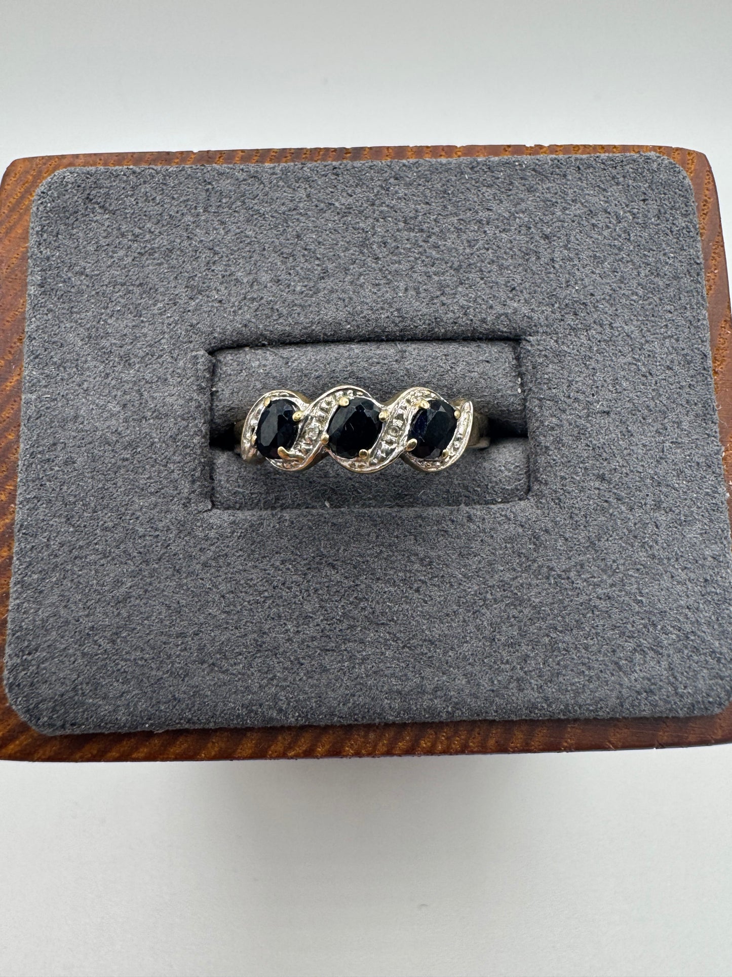 9ct gold sapphire and diamond ring