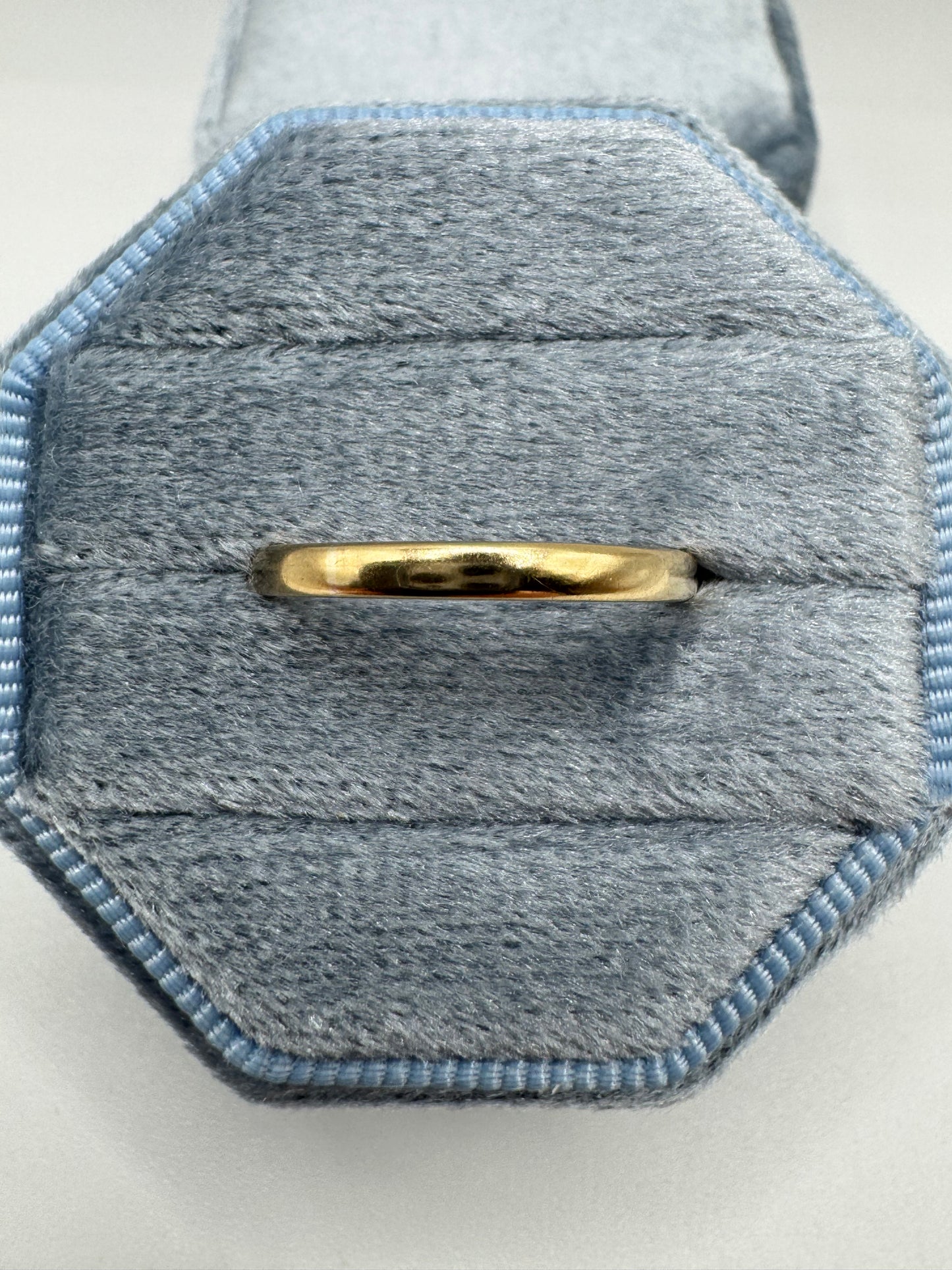 9ct gold plain band