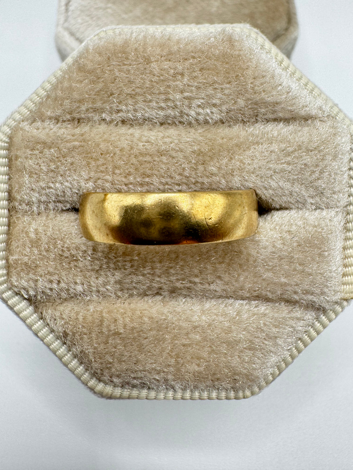 9ct gold band