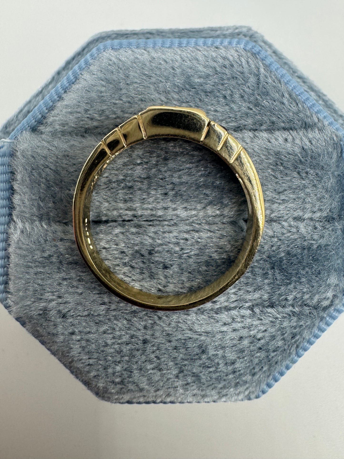 9ct gold garnet 7 stone gypsy ring