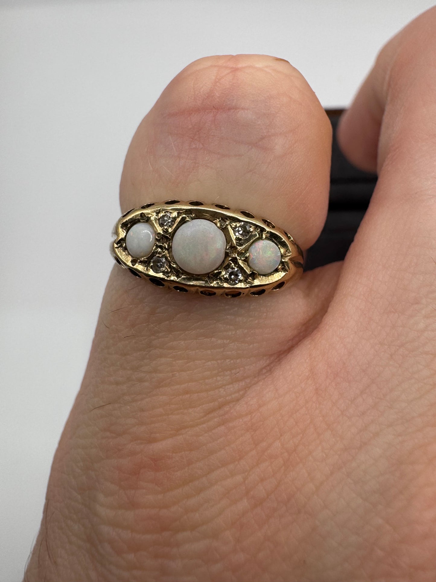 9ct gold opal and diamond ring