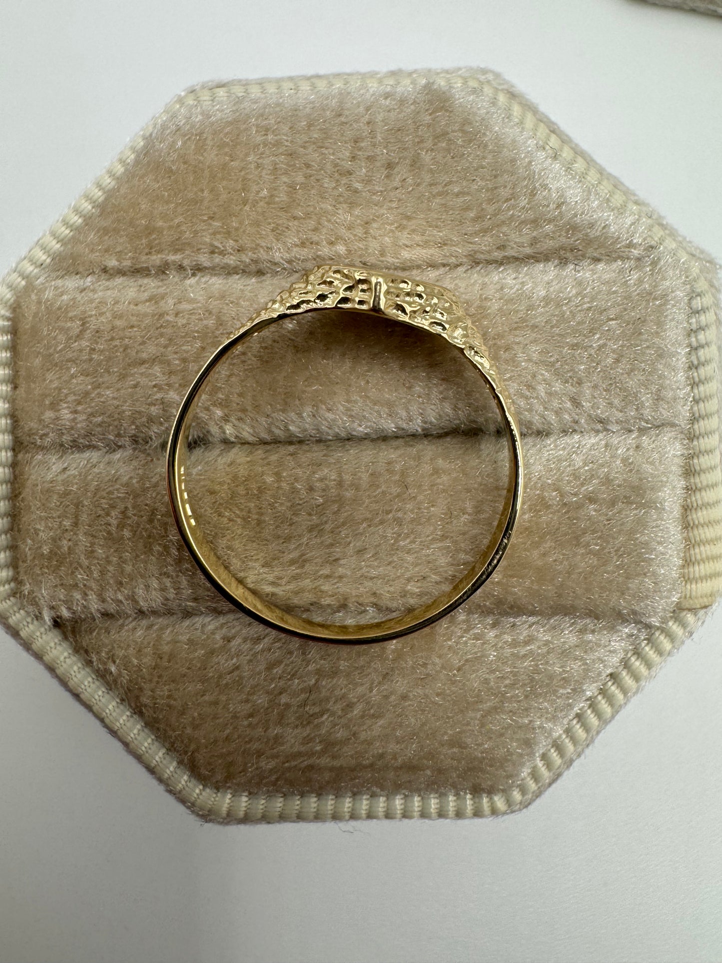 9ct gold diamond heart signet ring