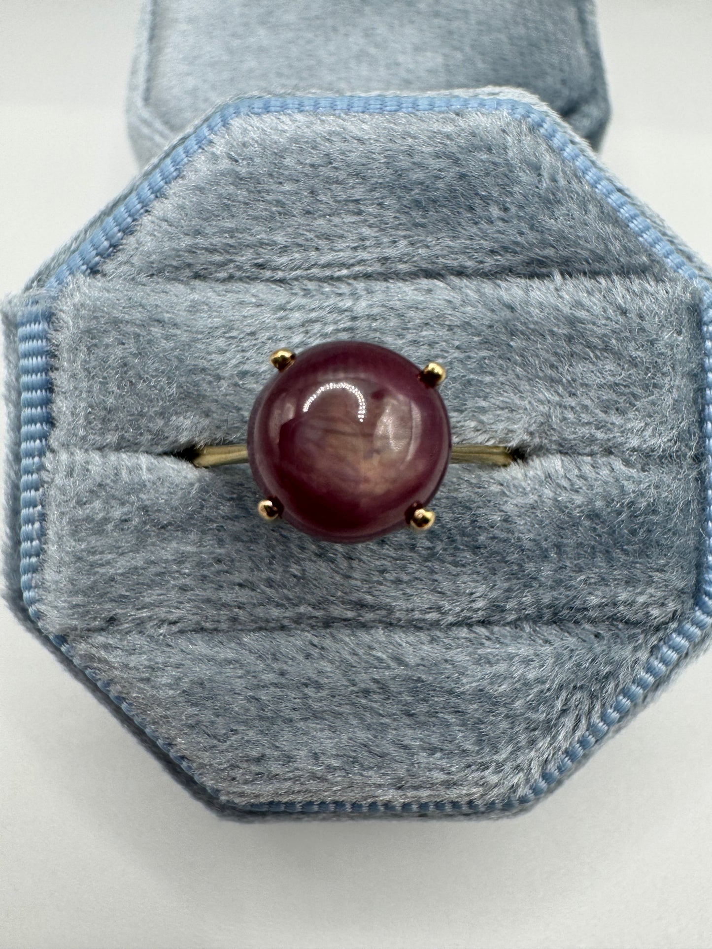 9ct gold cabochon ruby ring