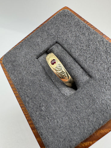 9ct gold ruby engraved gypsy ring