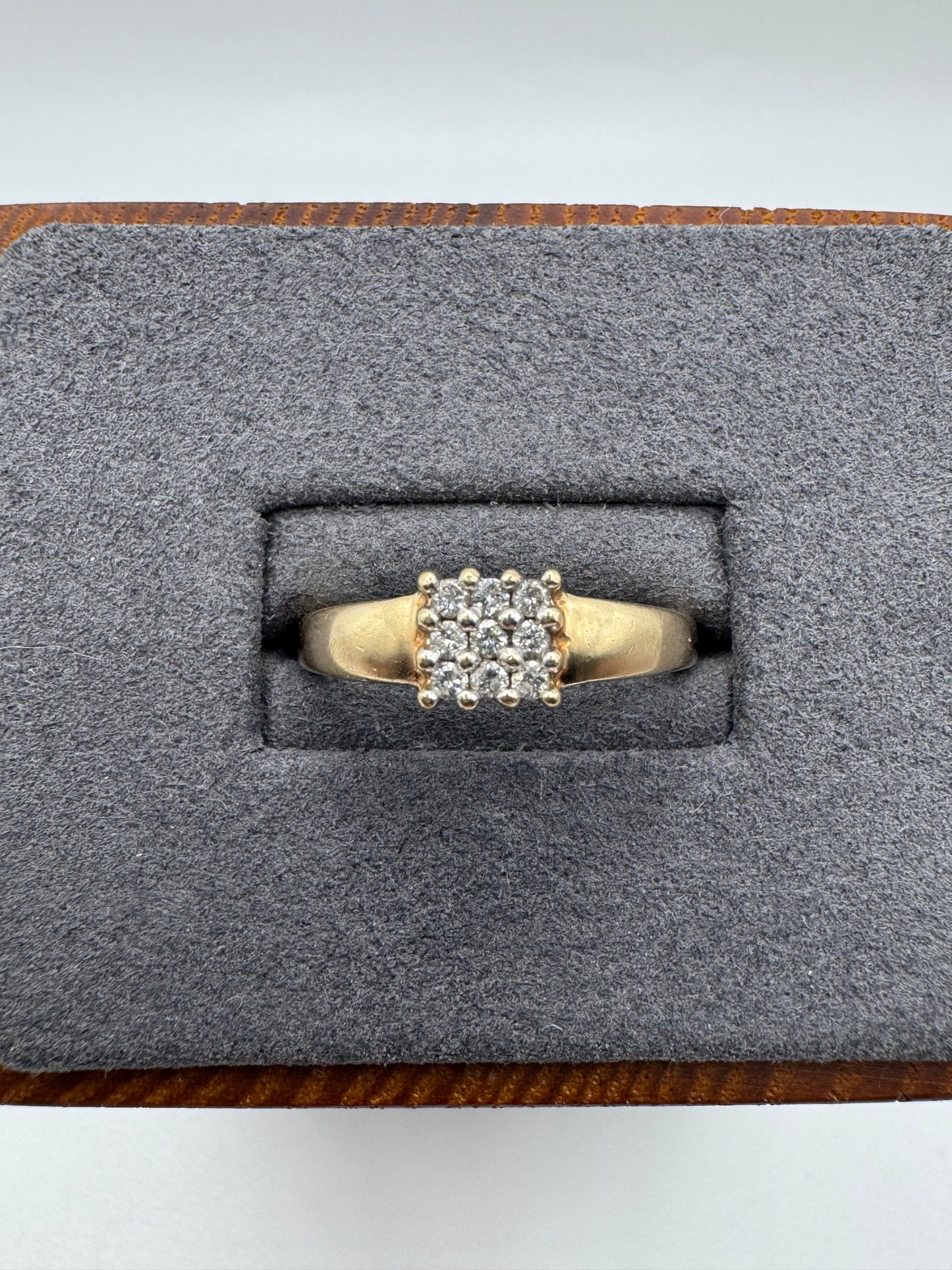 9ct gold diamond cluster ring