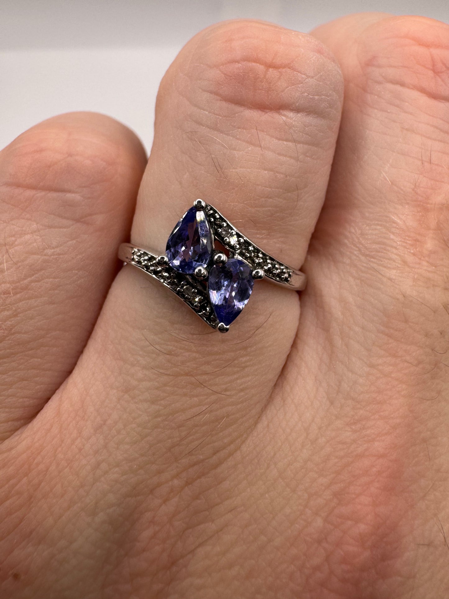 9ct white gold tanzanite and diamond ring