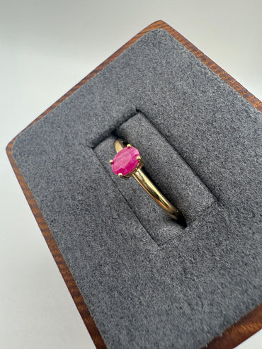 9ct gold ruby ring