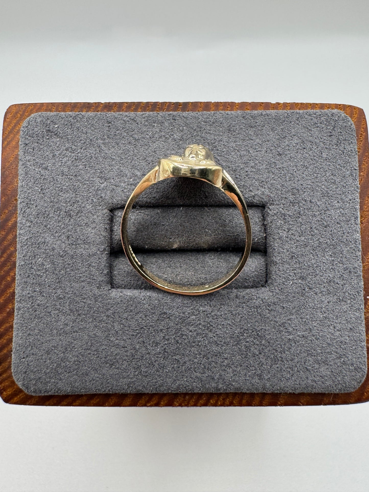 9ct gold tutenkhamun ring