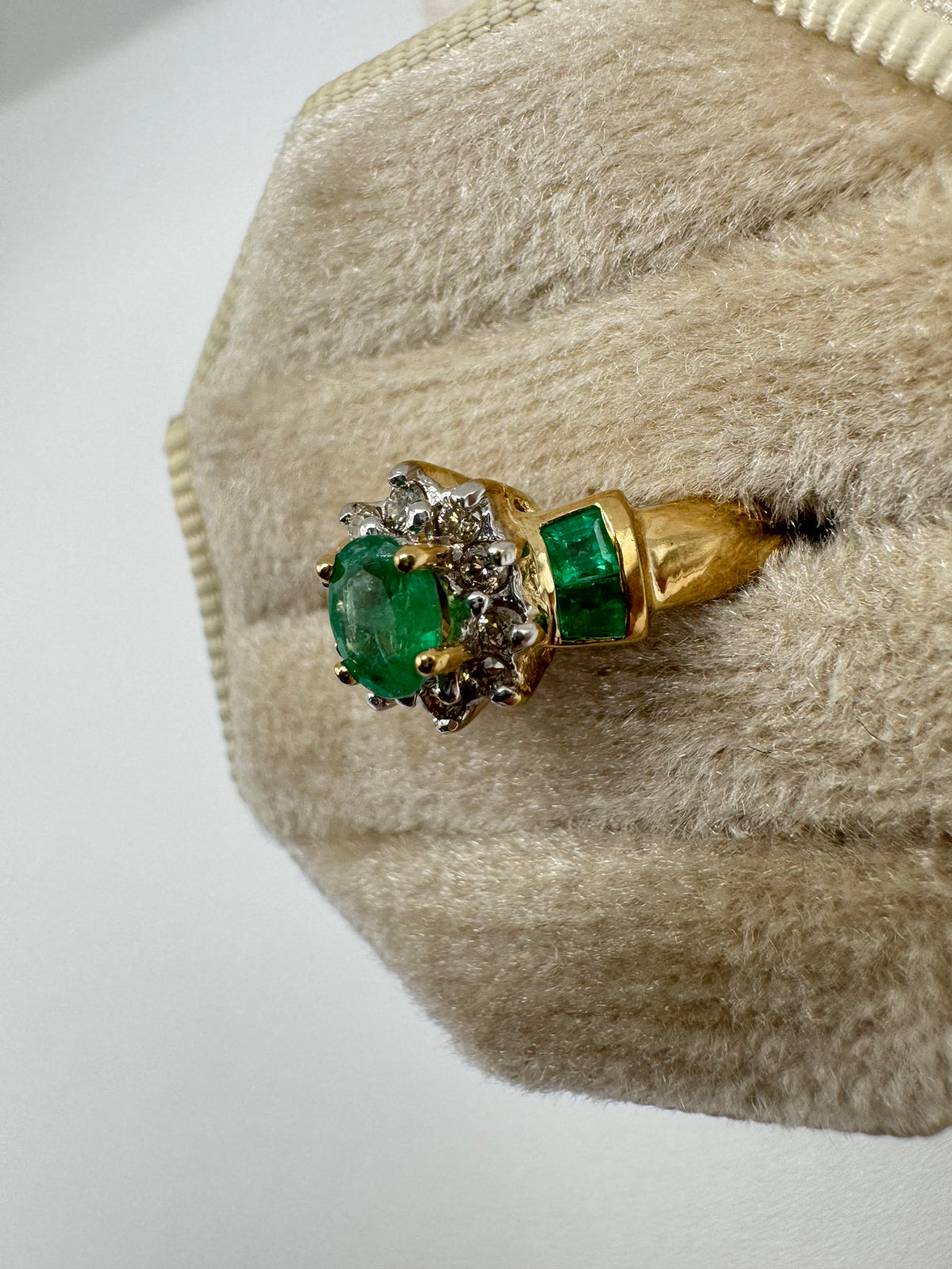9ct gold emerald and diamond ring