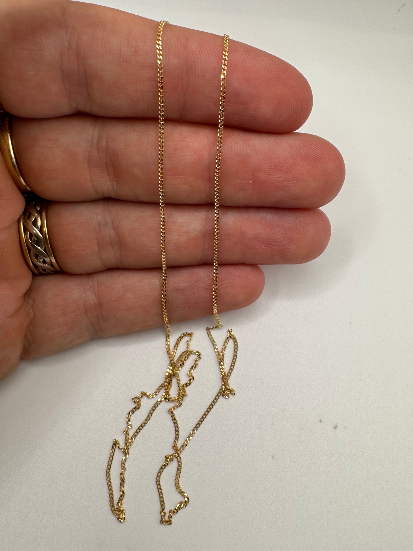 9ct gold curb chain 49 20”