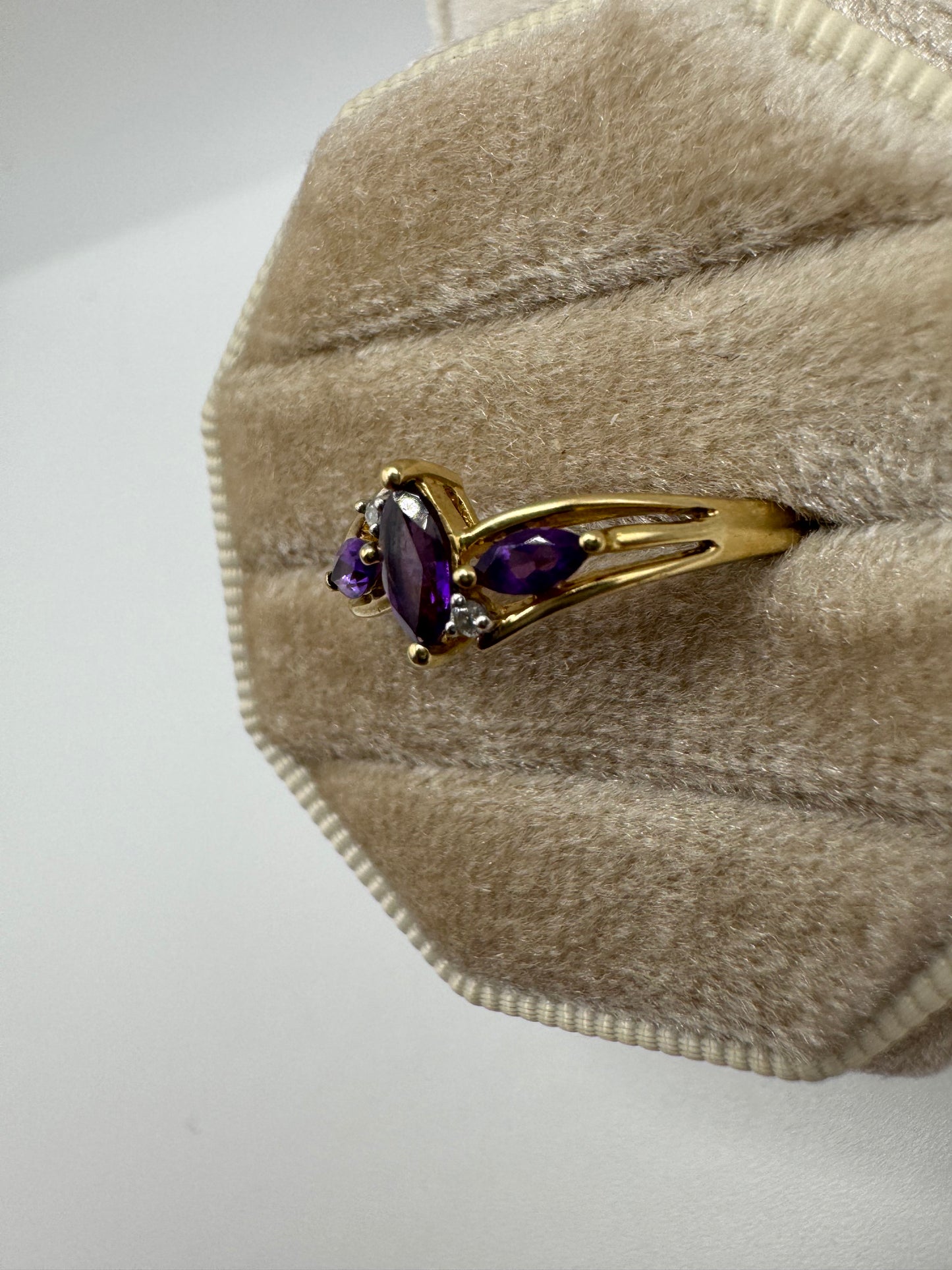 9ct gold amethyst and diamond ring