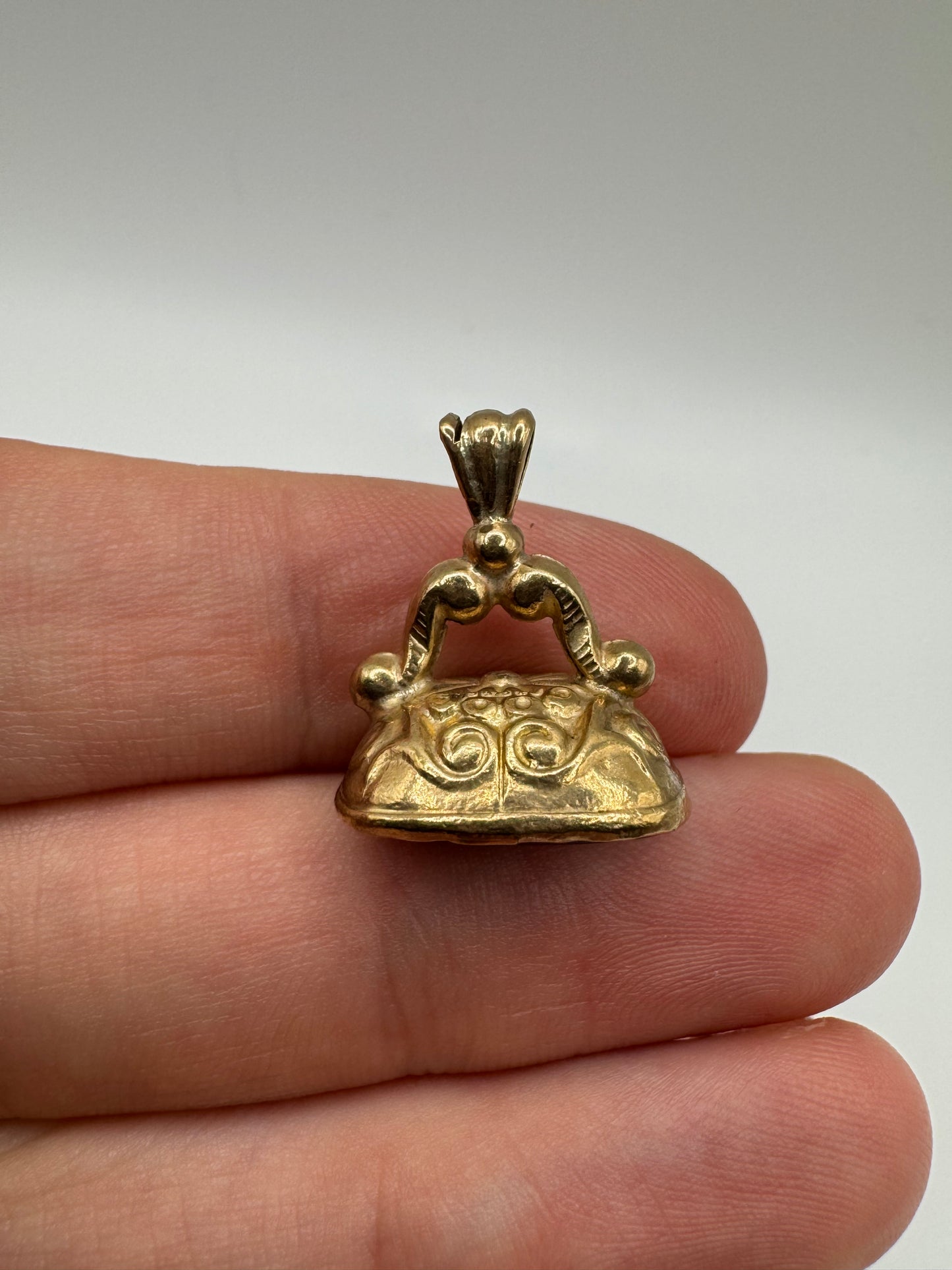 9ct gold engraved carnelian fob