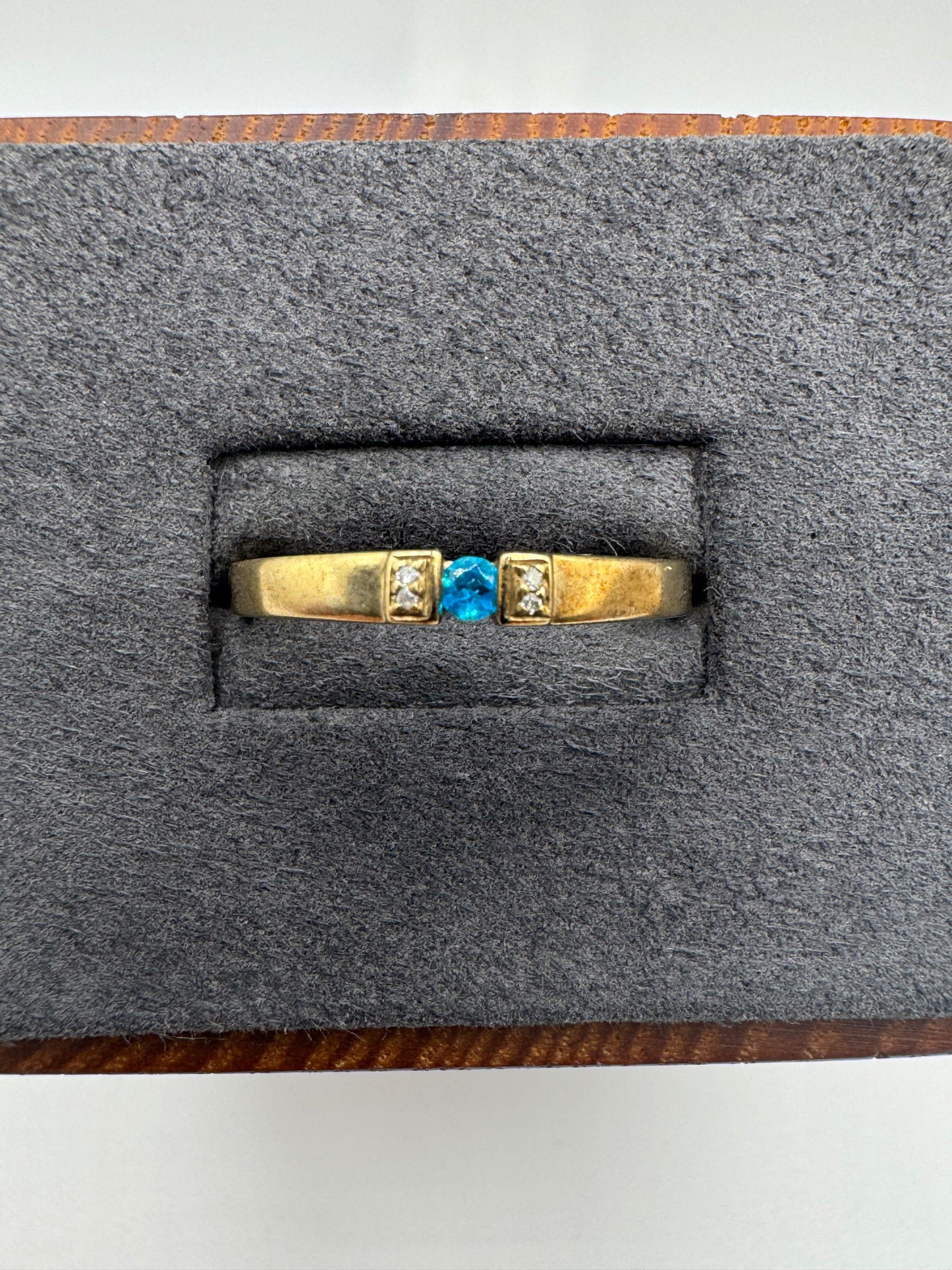 9ct gold blue apatite and diamond ring