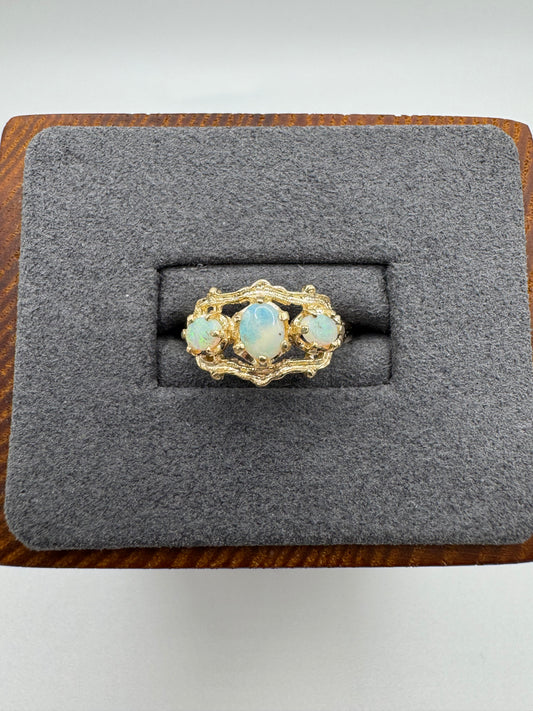 9ct gold opal ring