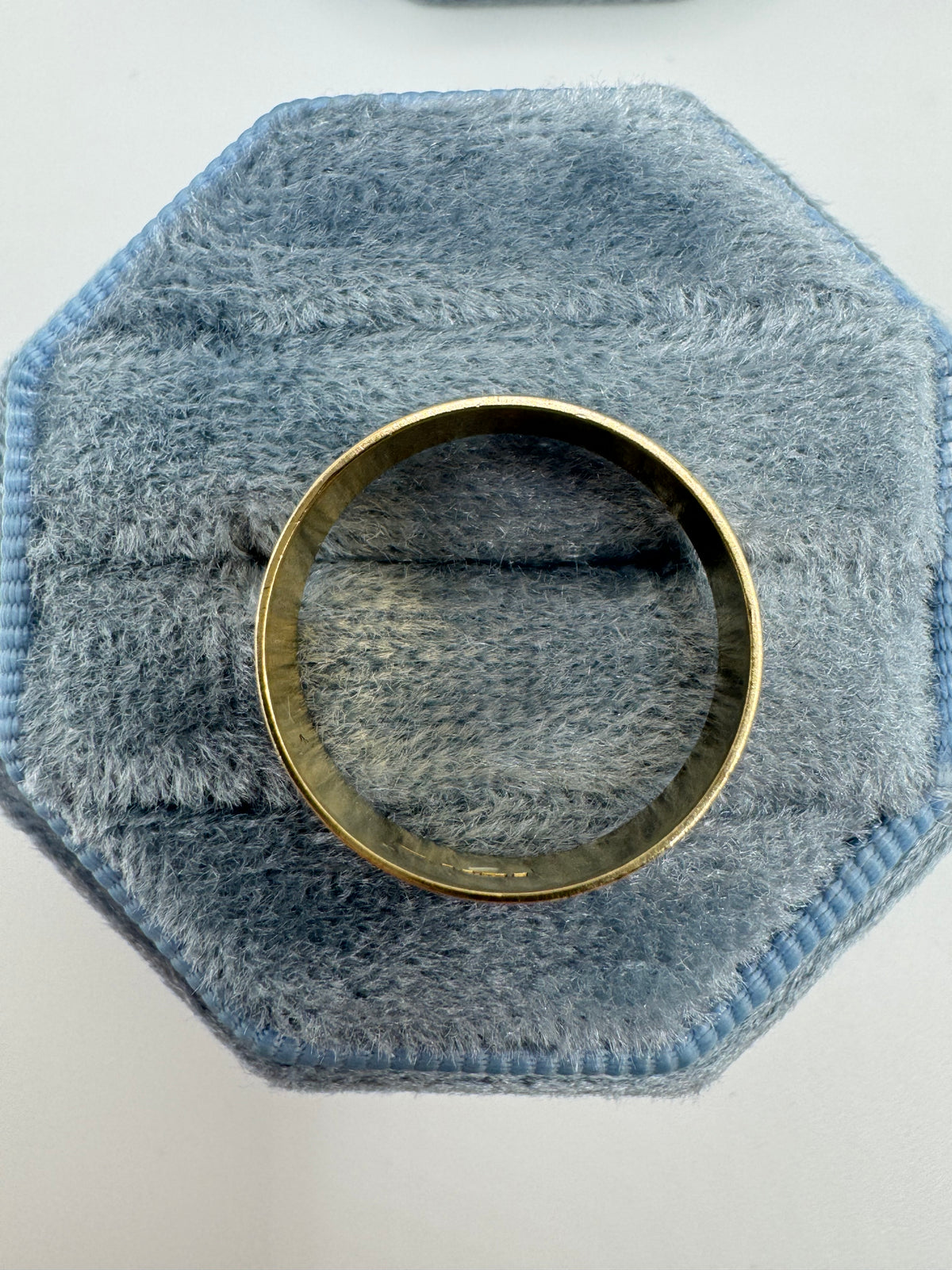 9ct gold band