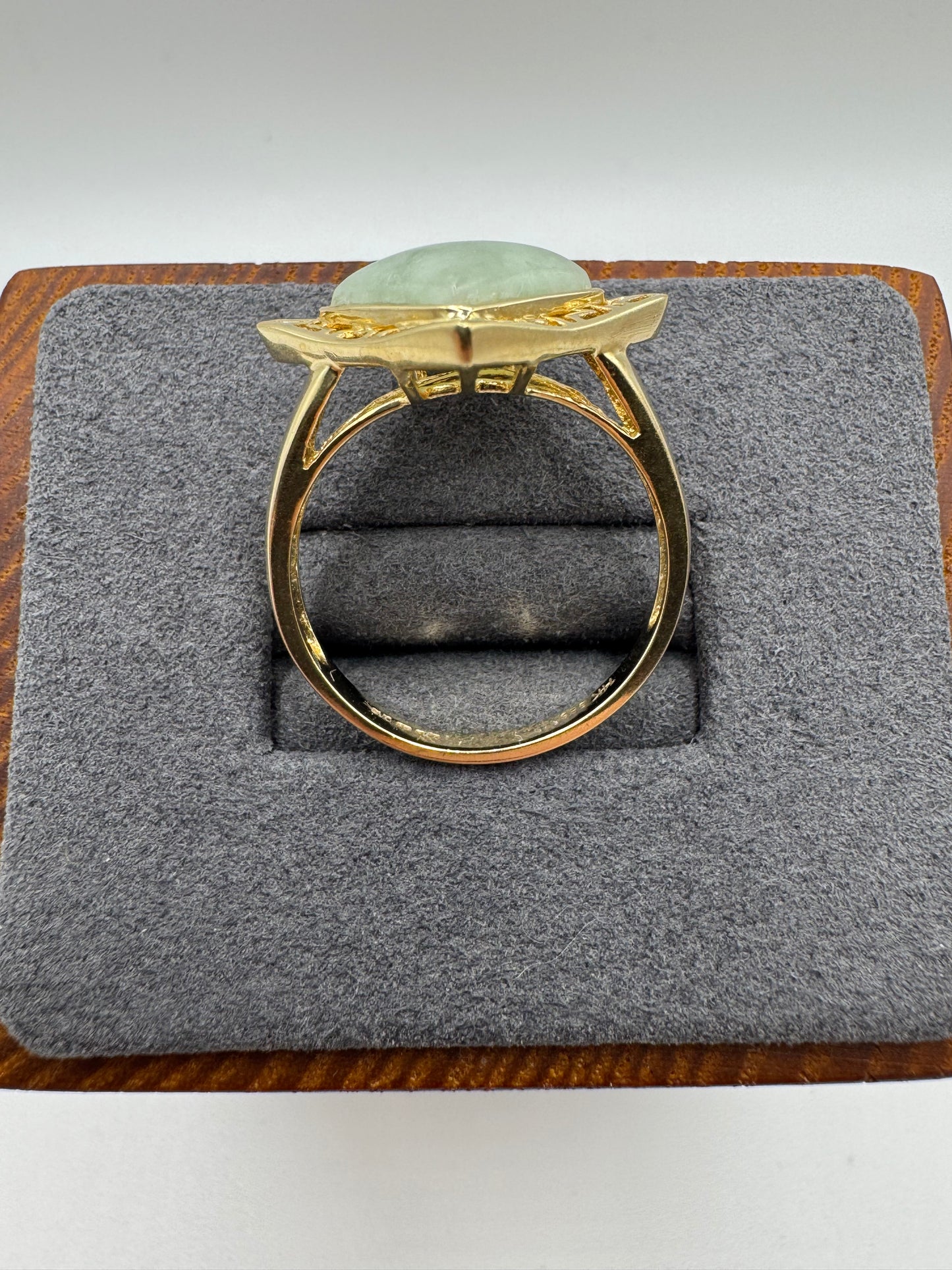 14ct gold jade ring