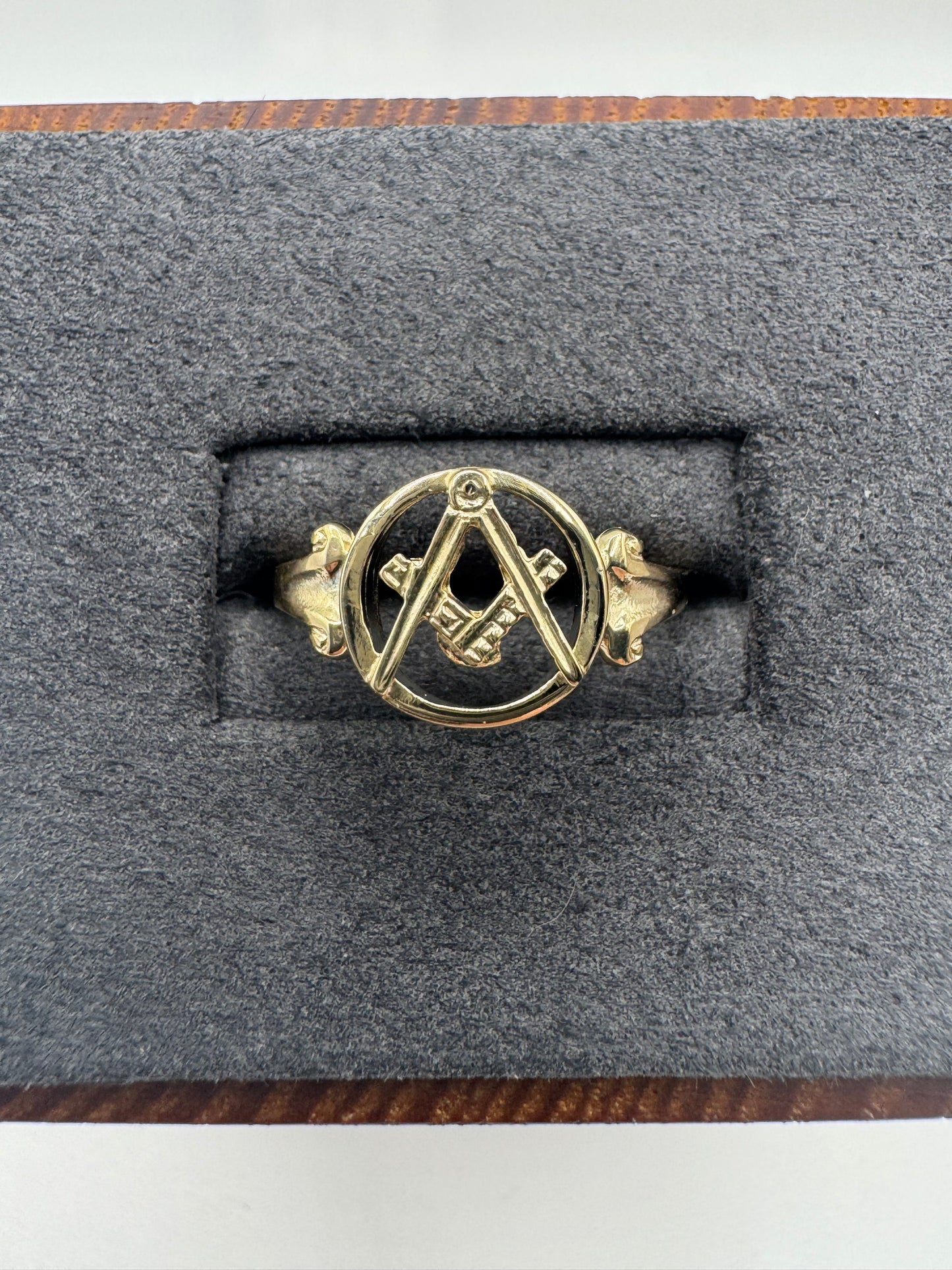 9ct gold Masonic ring