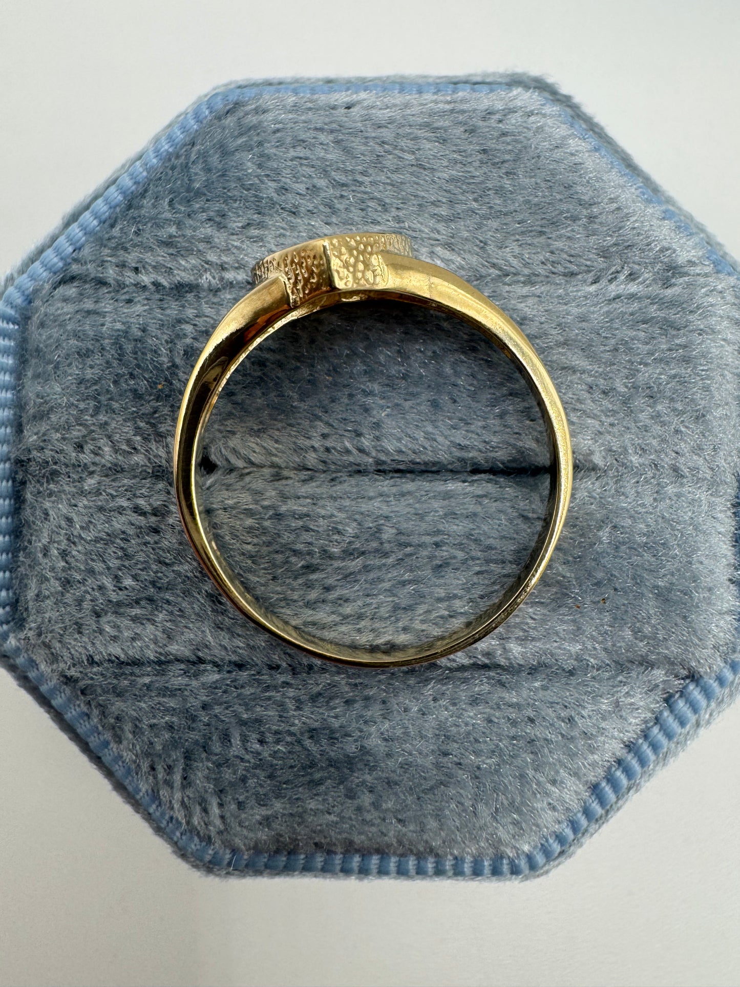 9ct gold diamond heart signet ring