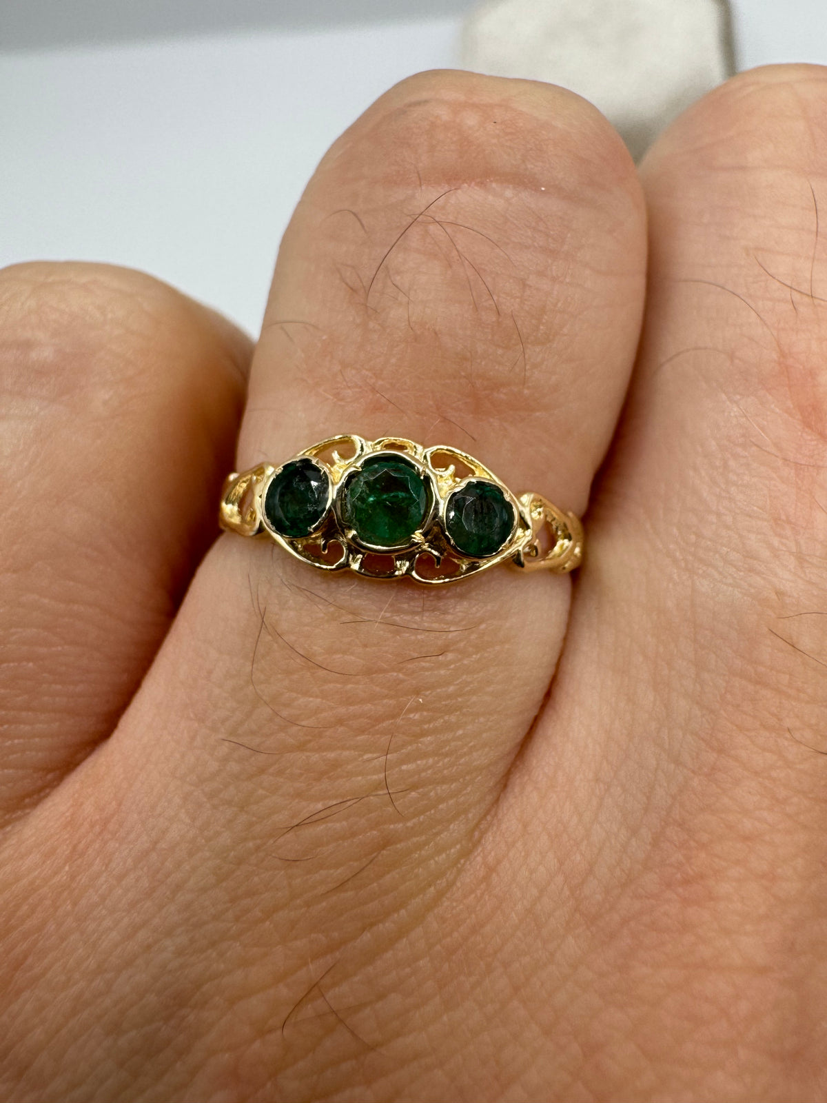 9ct gold emerald ring