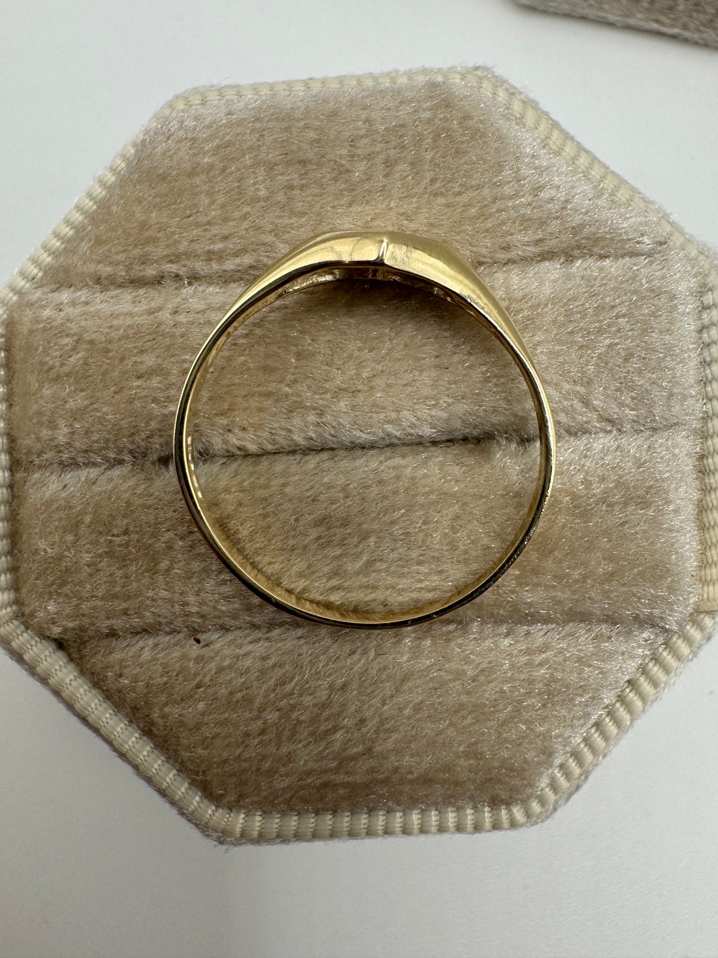 9ct gold diamond heart signet ring