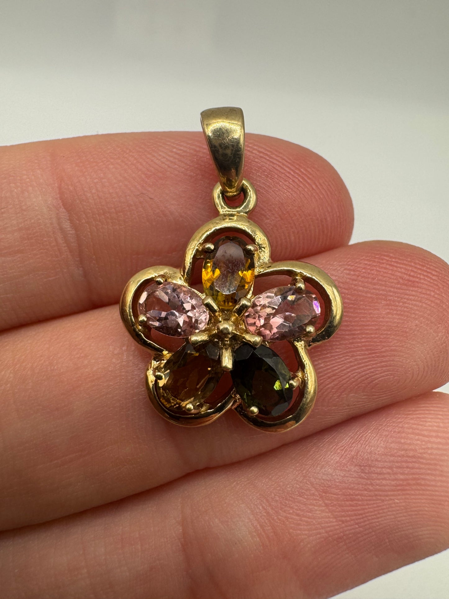 9ct gold multi-gem pendant