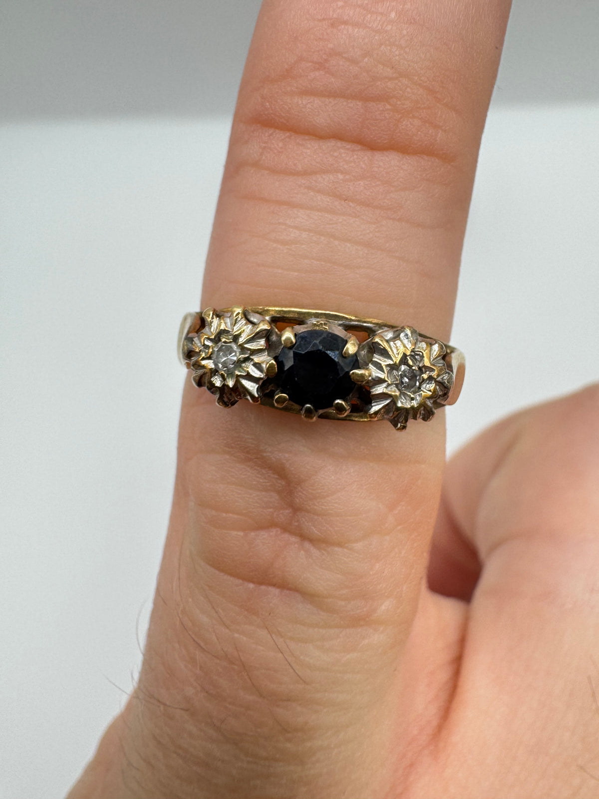9ct gold sapphire and diamond ring