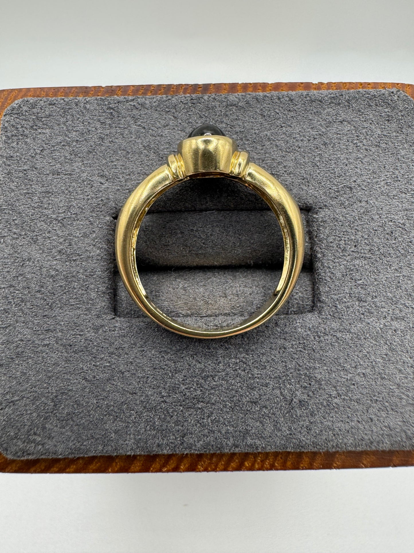 9ct gold star sapphire and cz ring