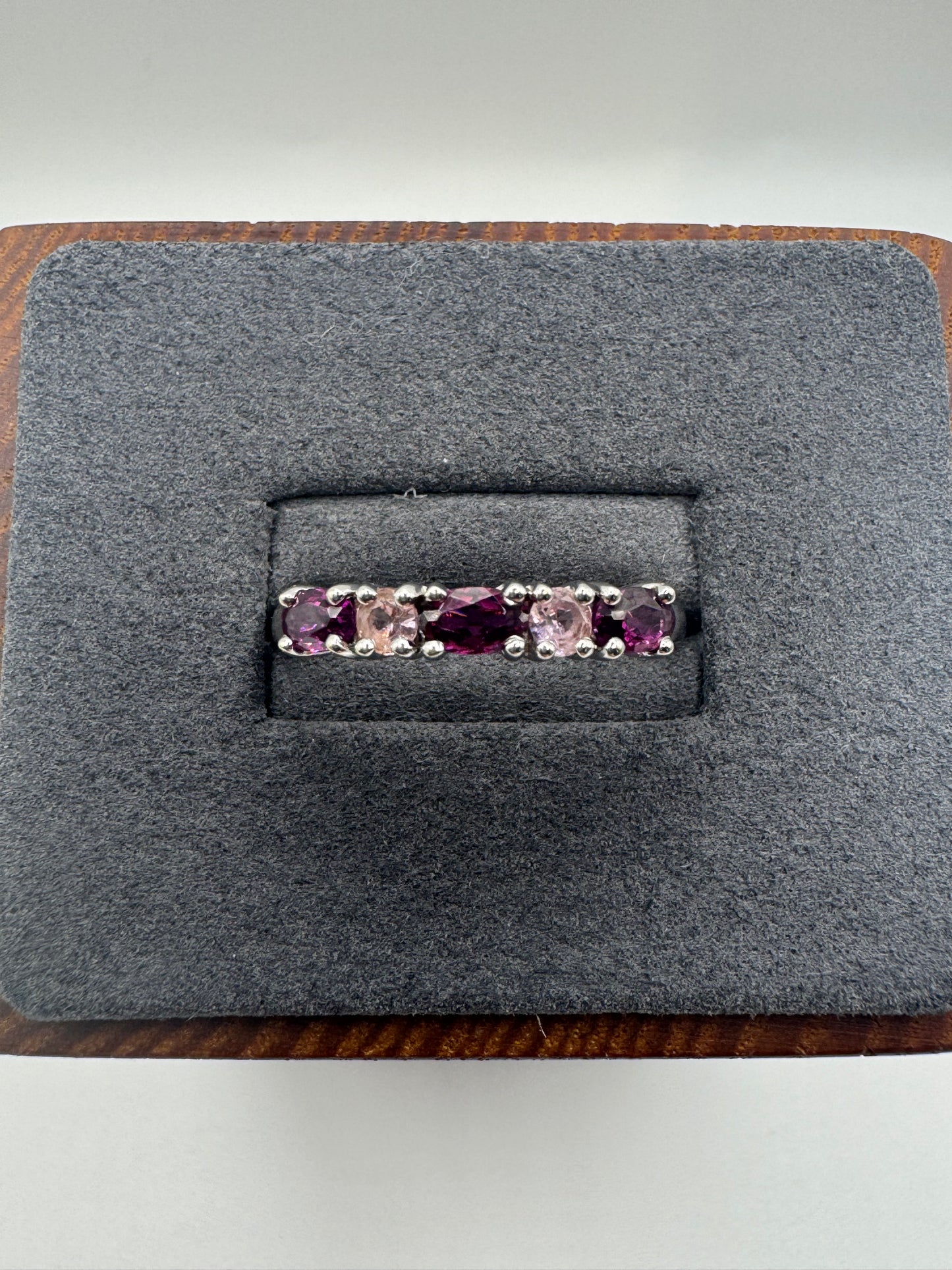 9ct white gold almandine garnet and topaz ring