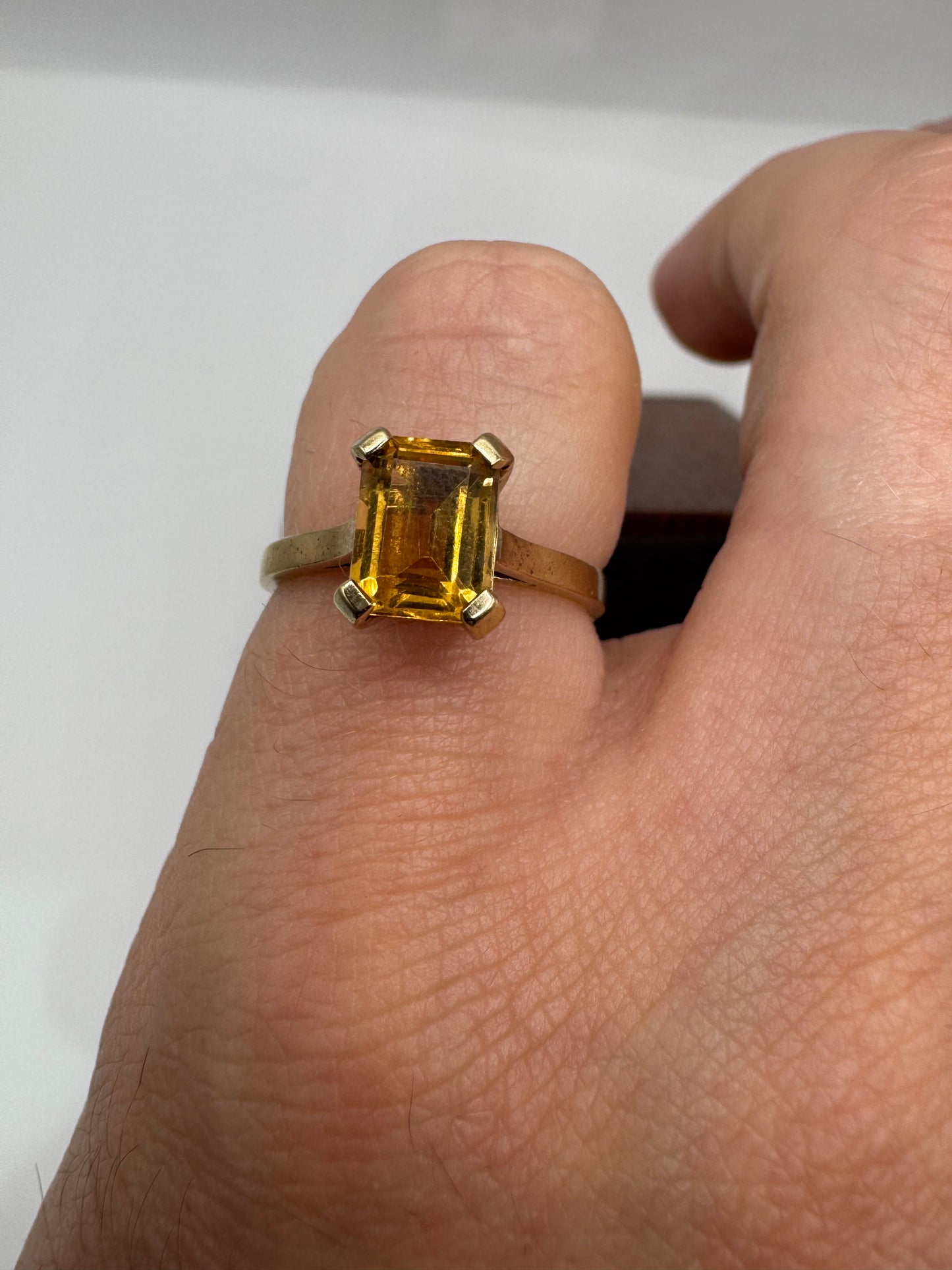 9ct gold citrine ring