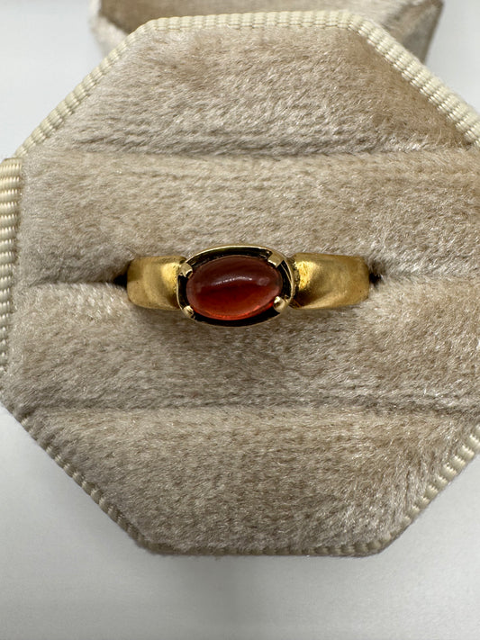 9ct gold cabochon tourmaline ring