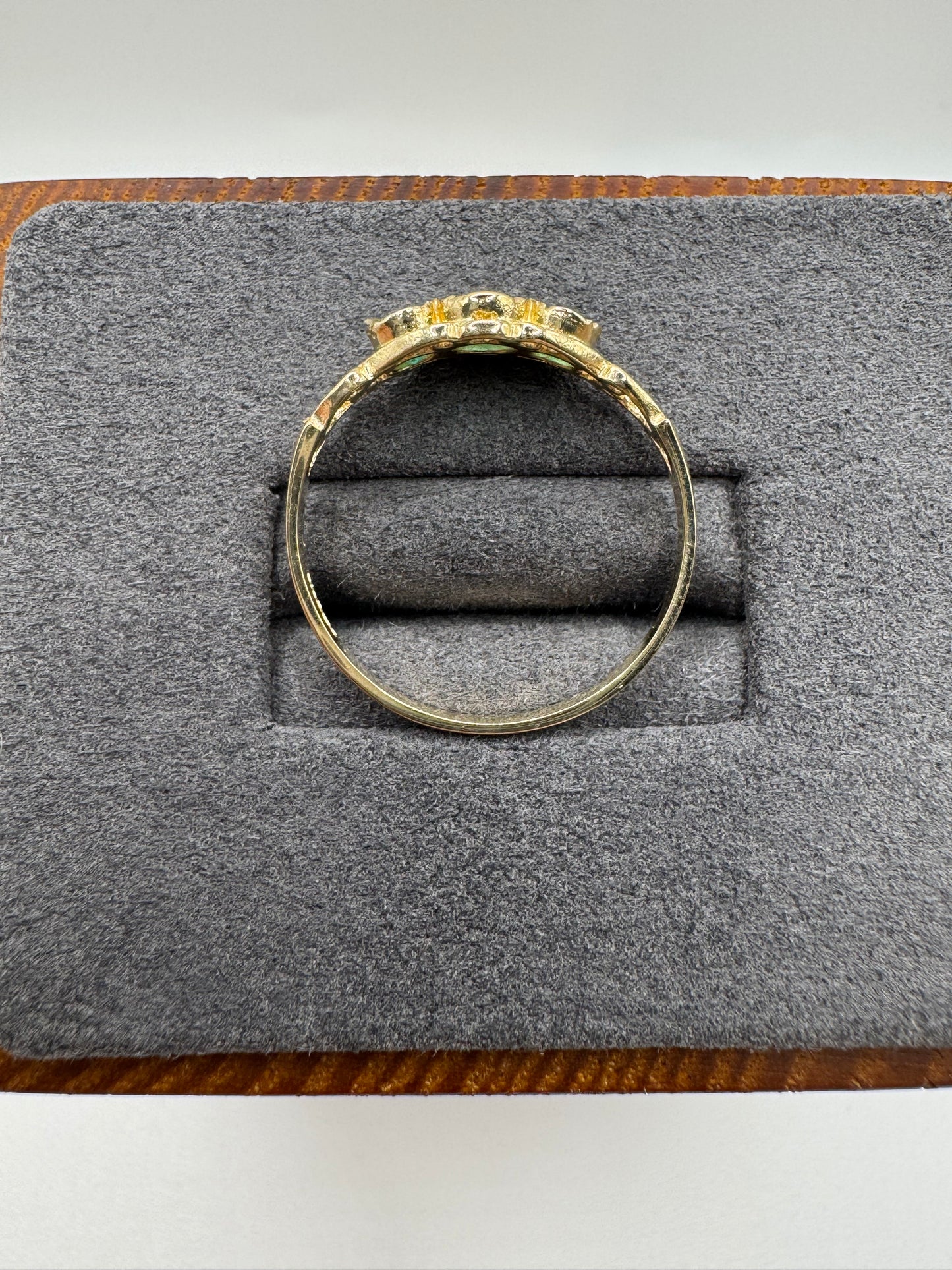 9ct gold emerald ring