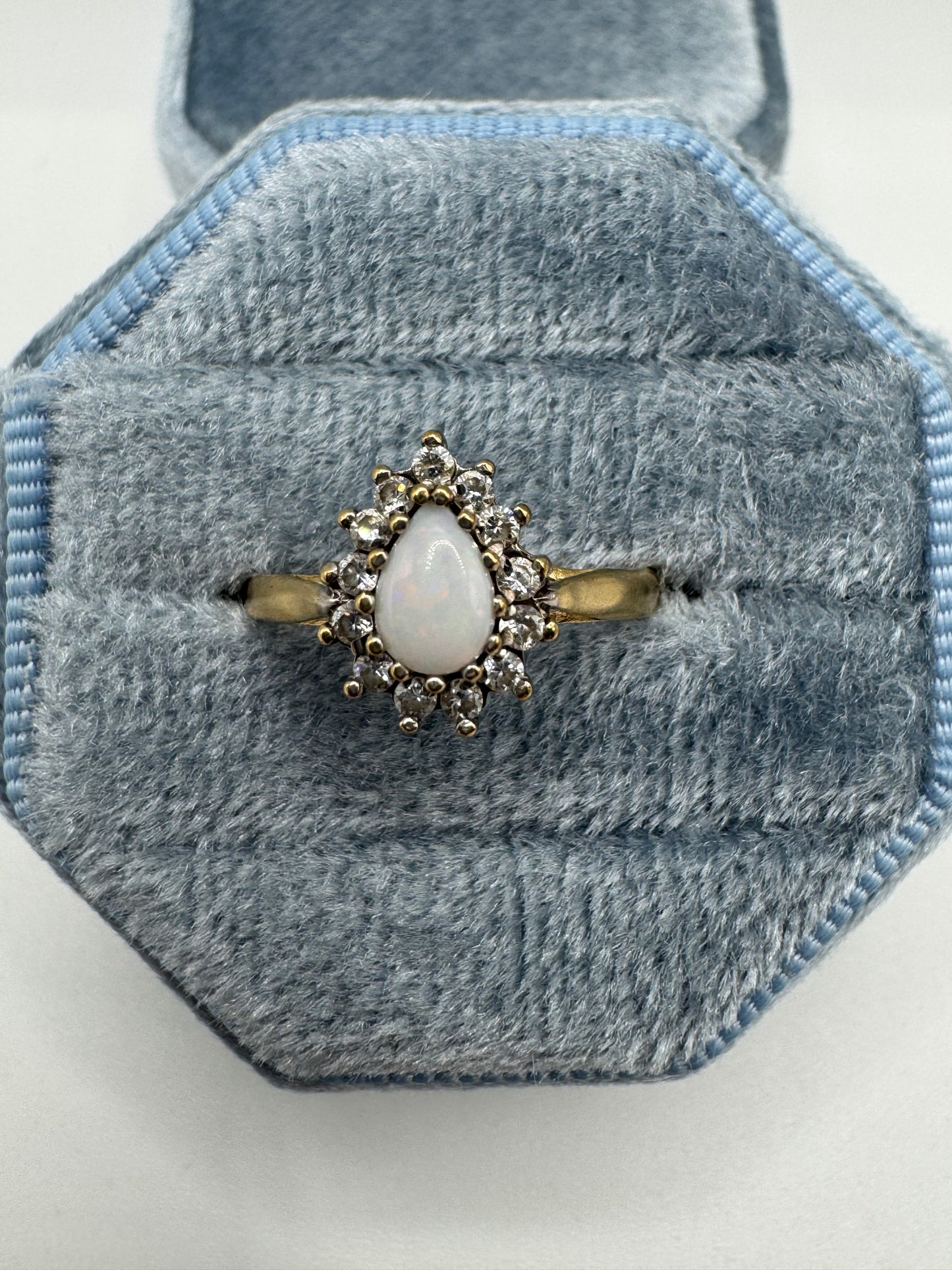 9ct gold opal and cz ring