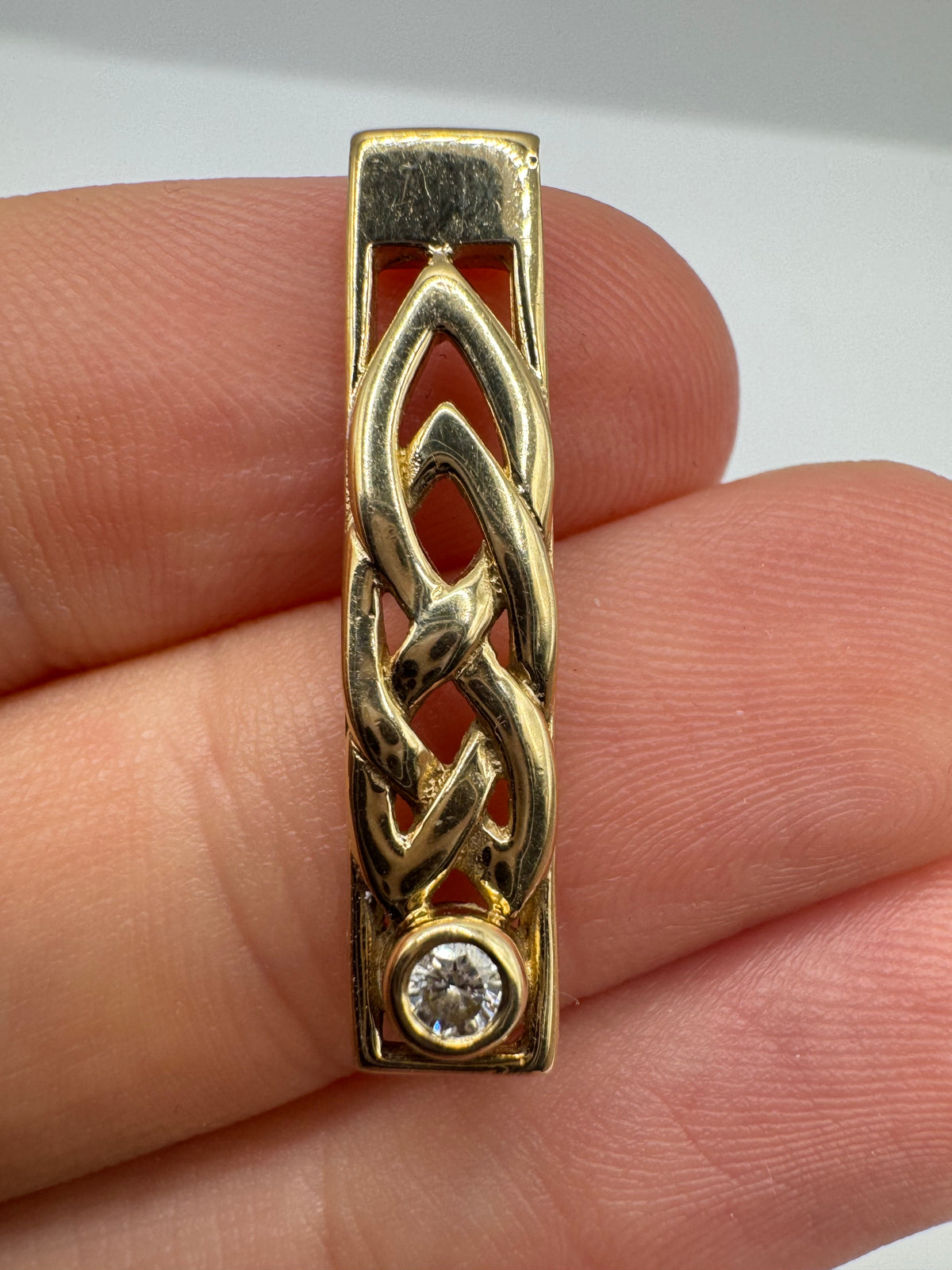 Malcolm Grey 9ct gold diamond pendant