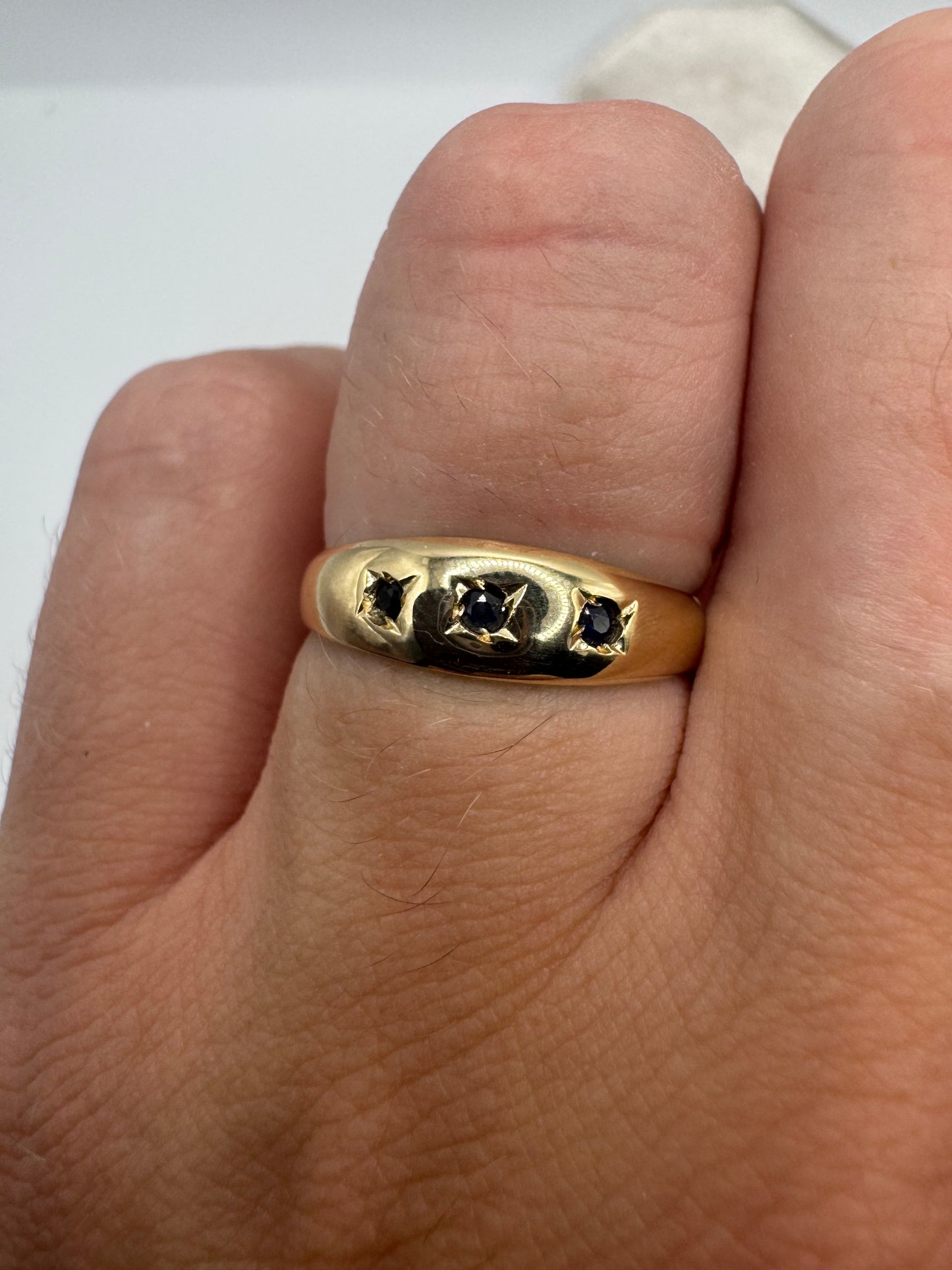 9ct gold sapphire gypsy ring