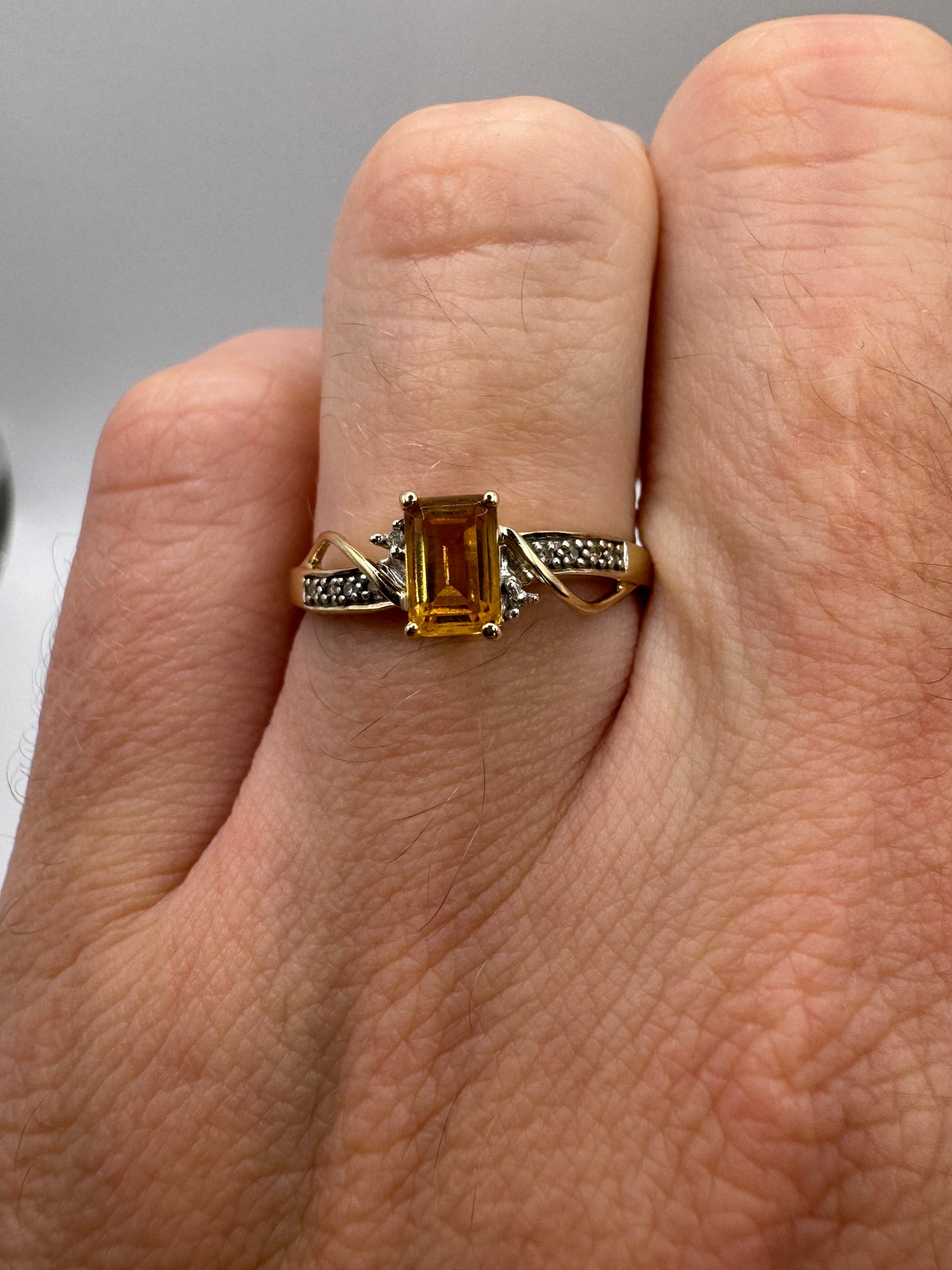 9ct gold citrine and diamond ring