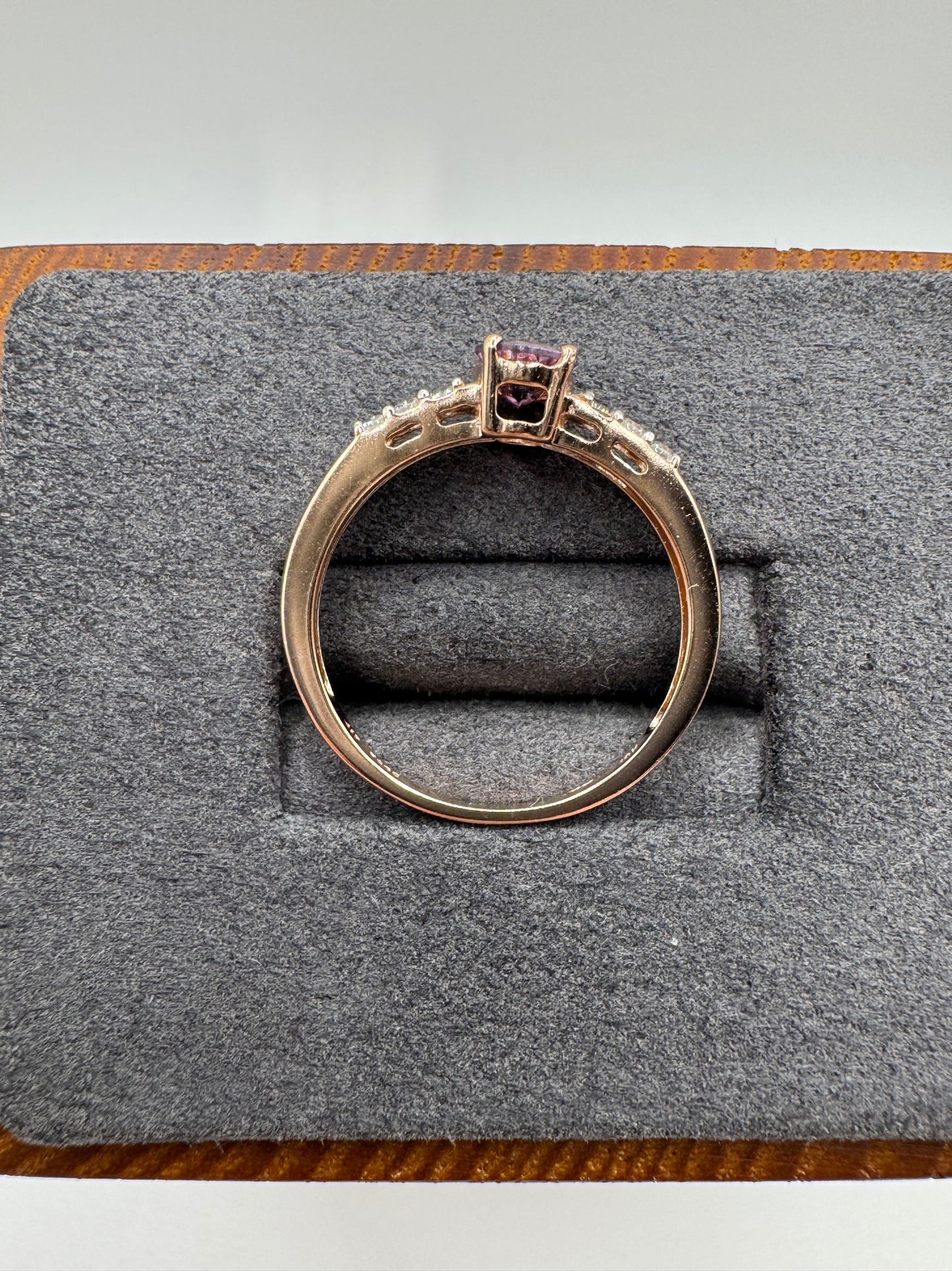 9ct gold amethyst and zircon ring