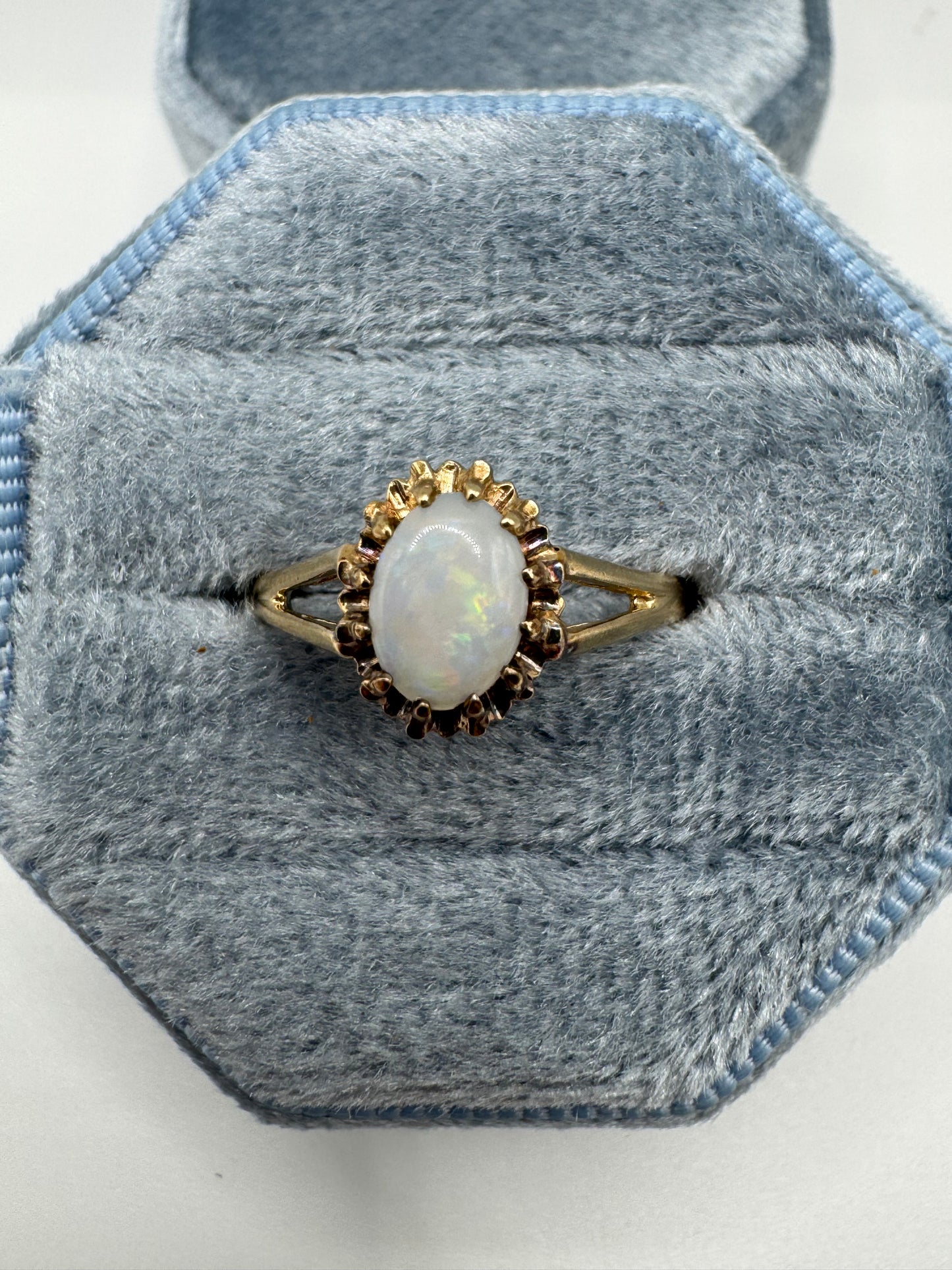 9ct gold opal ring