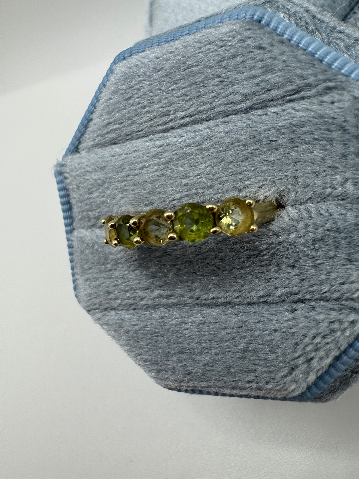 9ct gold quartz ring