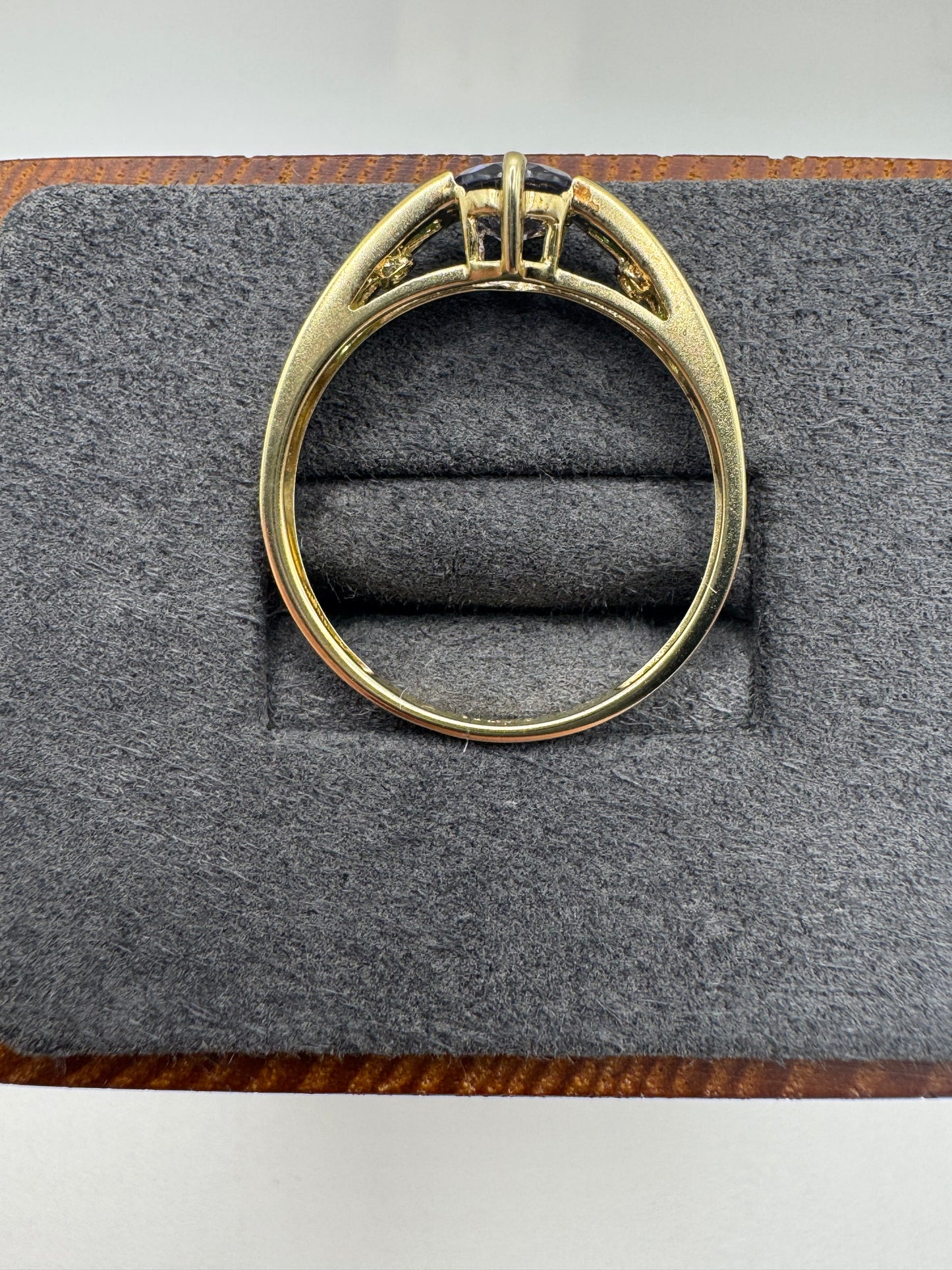 9ct gold tanzanite and diopside ring