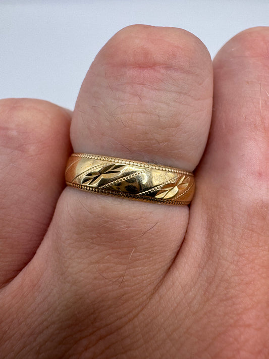 9ct gold patterned band