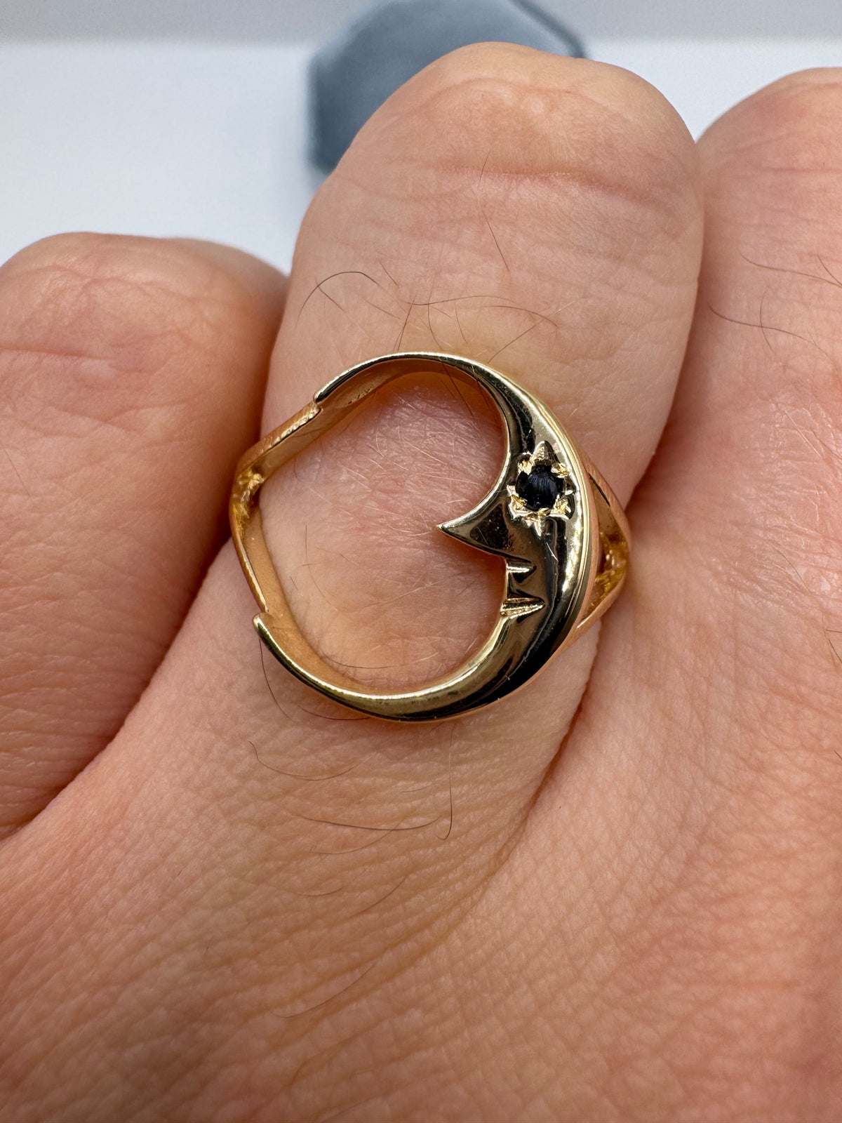 9ct gold sapphire moon ring
