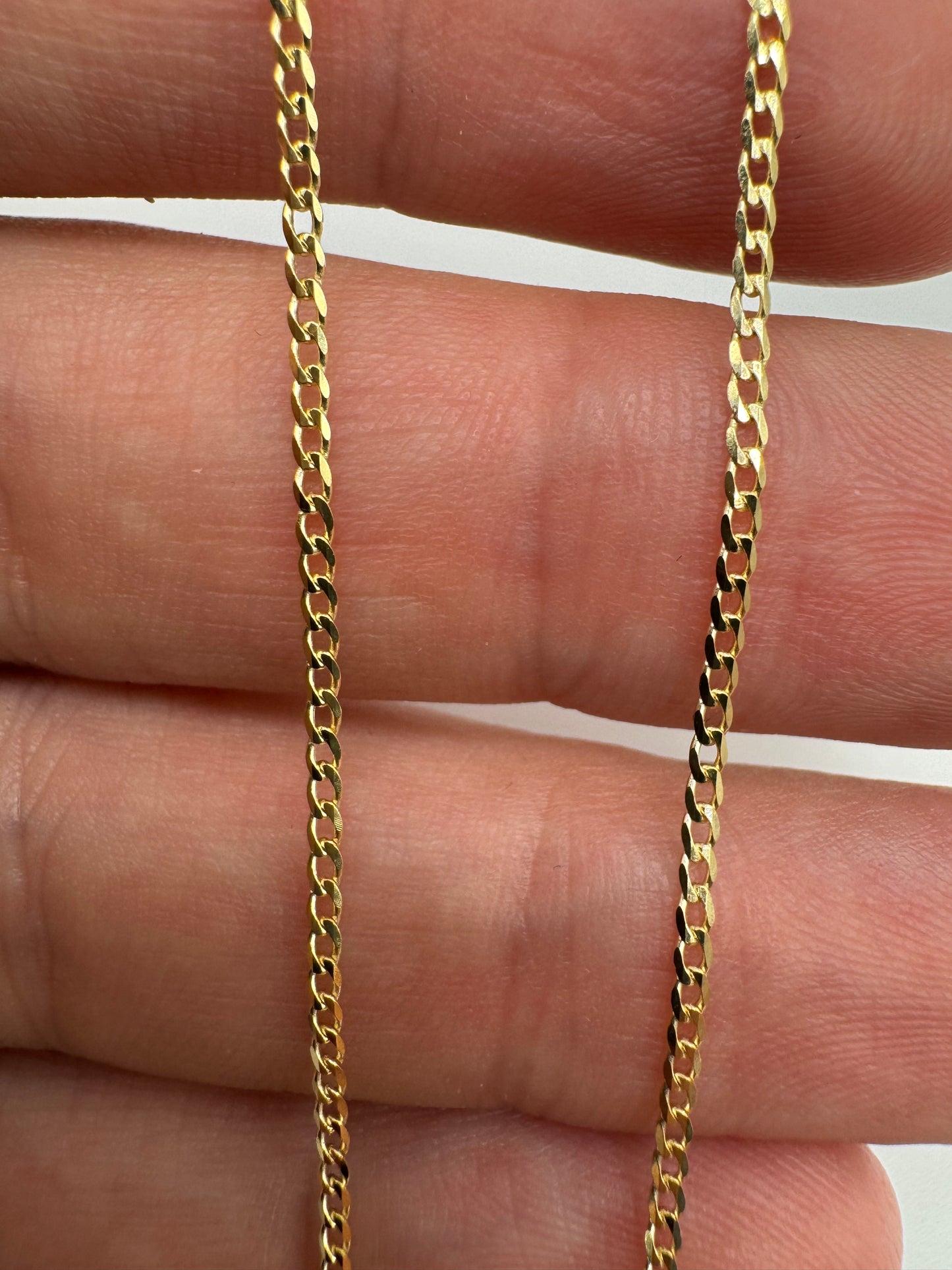 9ct gold curb chain 63 24”