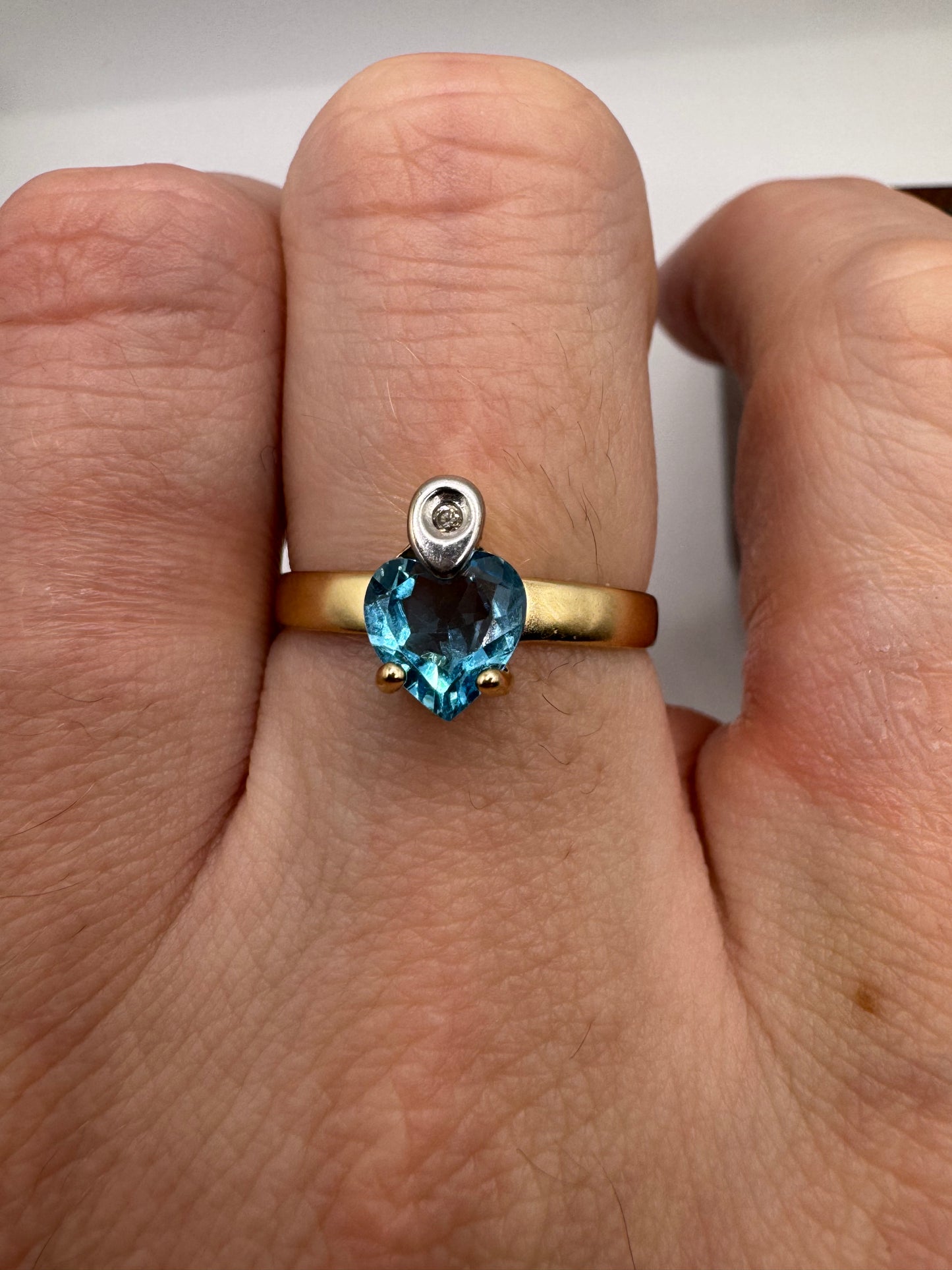 9ct gold topaz heart ring