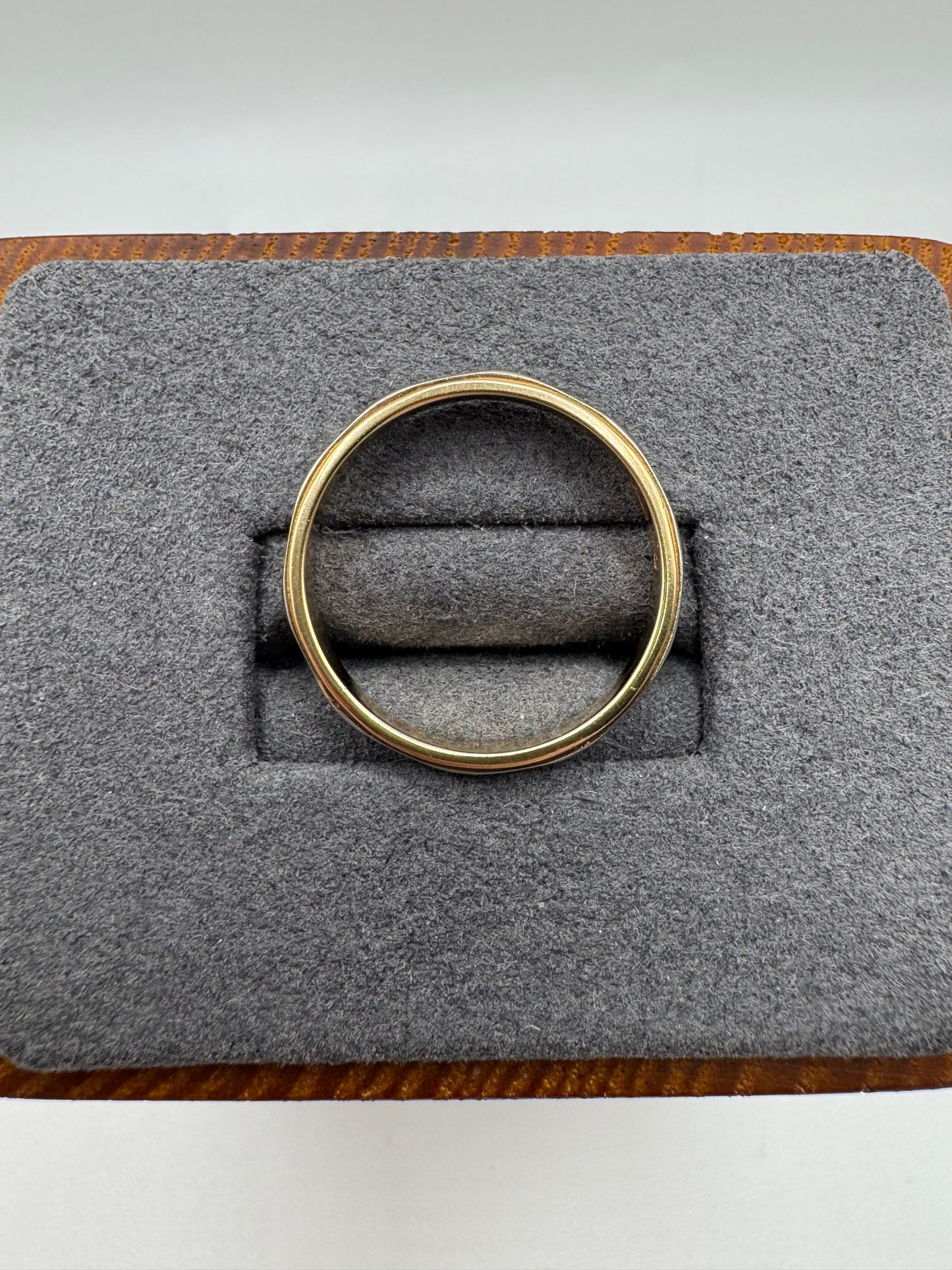 9ct two tone gold engraved band