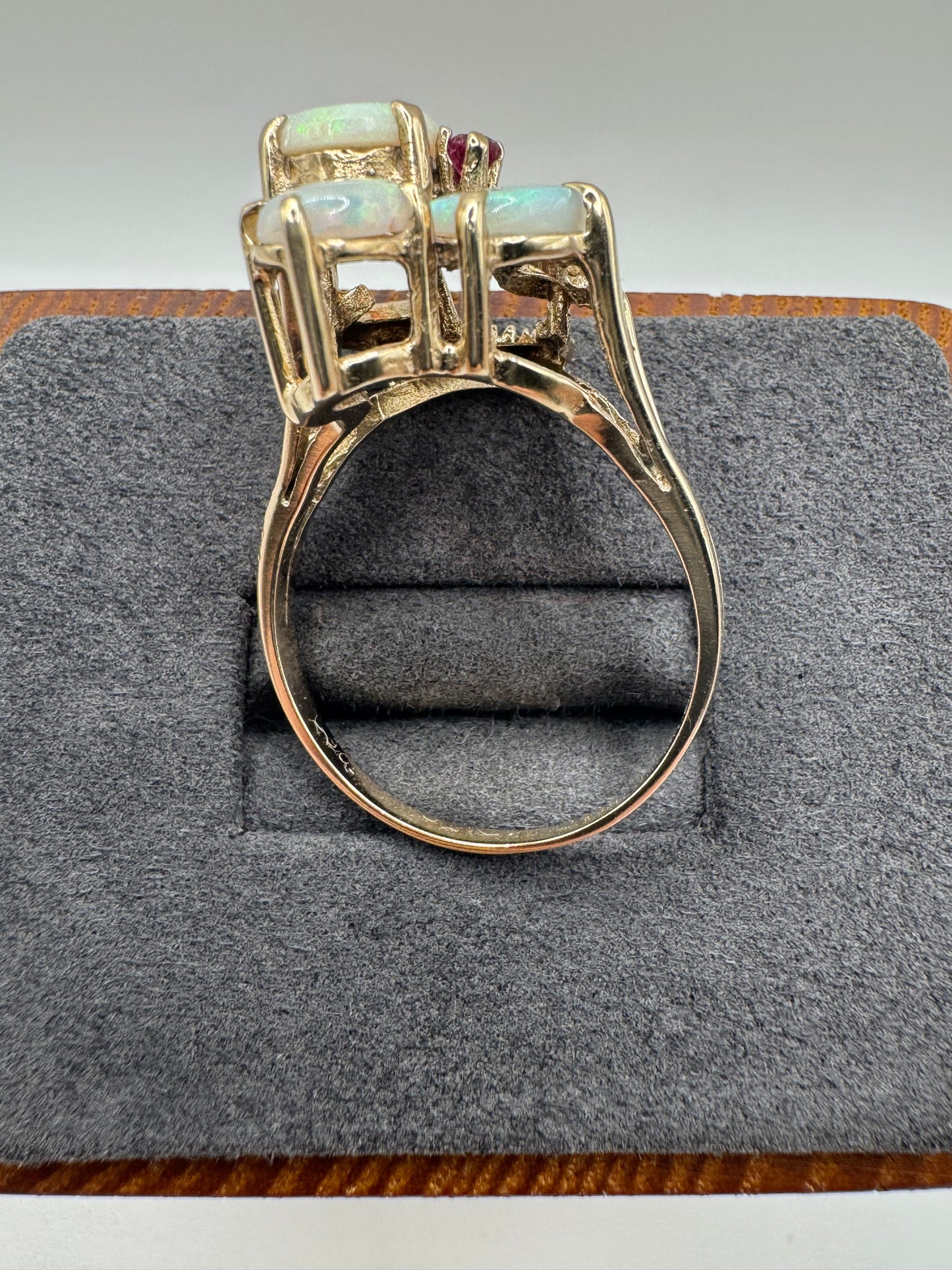 Heavy 9ct gold opal and ruby ring
