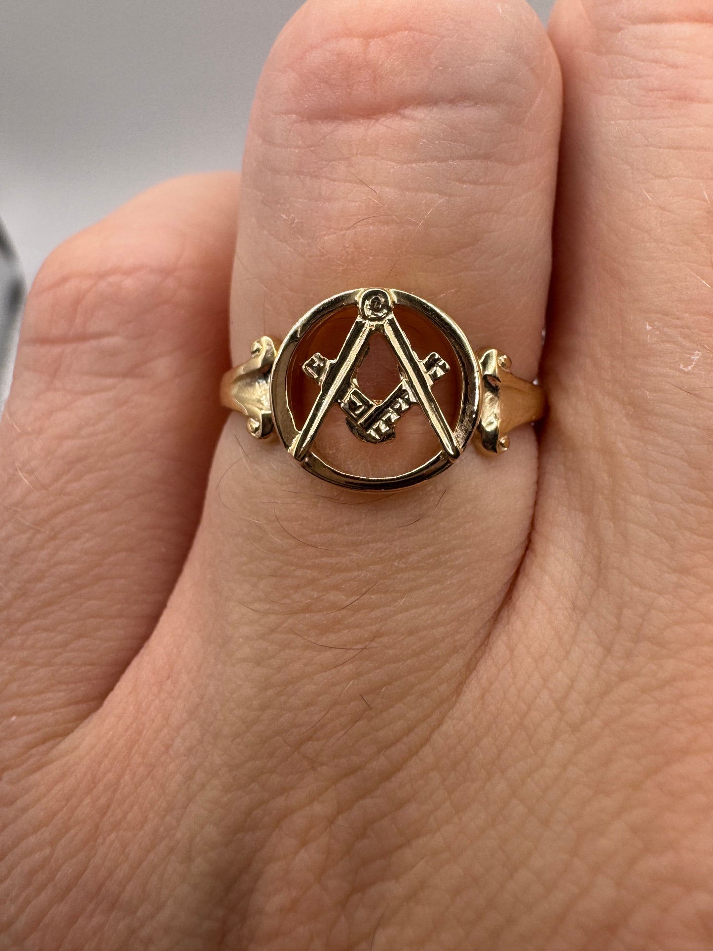 9ct gold Masonic ring