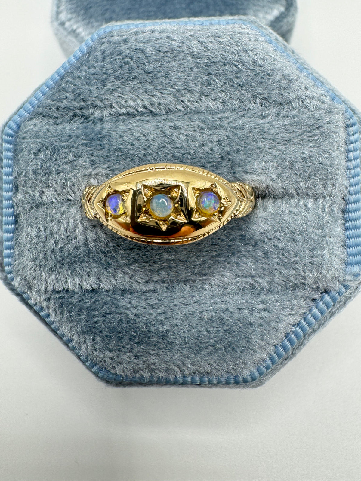 9ct gold opal gypsy ring
