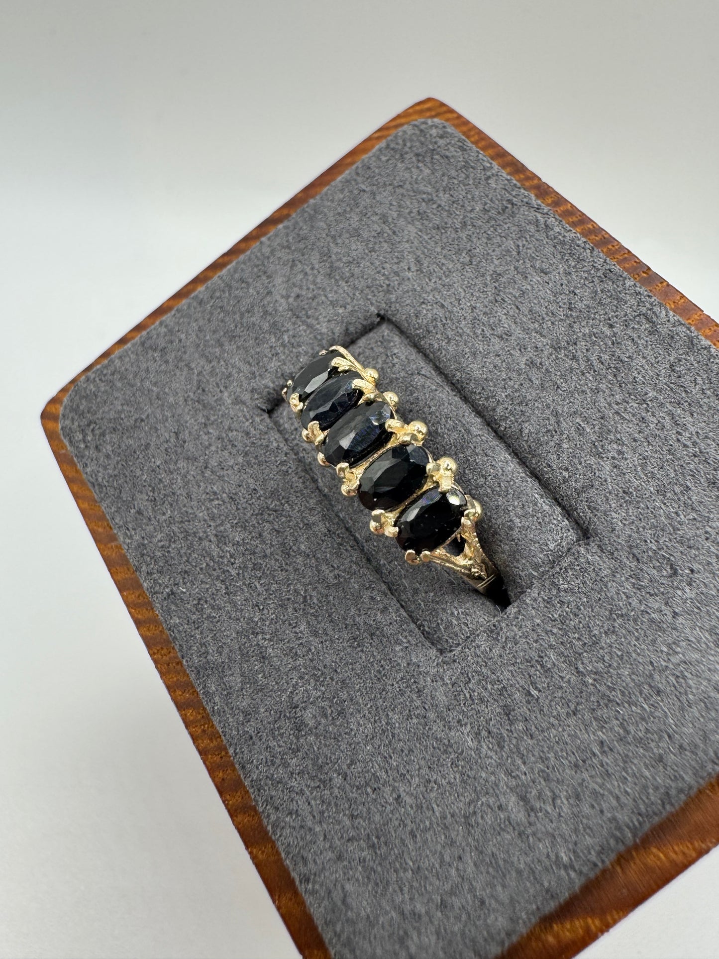 9ct gold sapphire ring